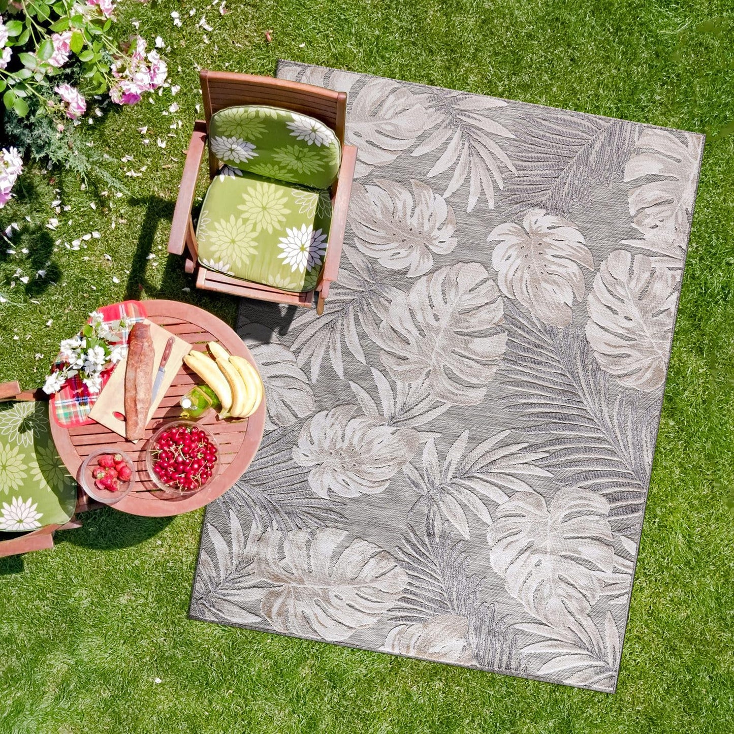 CAMILSON Indoor Outdoor Rug, Beige 5x7 Leaf Tropical Botanical Area Rugs for Indoor and Outdoor patios, Easy-Cleaning Non-Shedding Living Room, Garden and Kitchen Washable Outside Carpet (5 x 7)