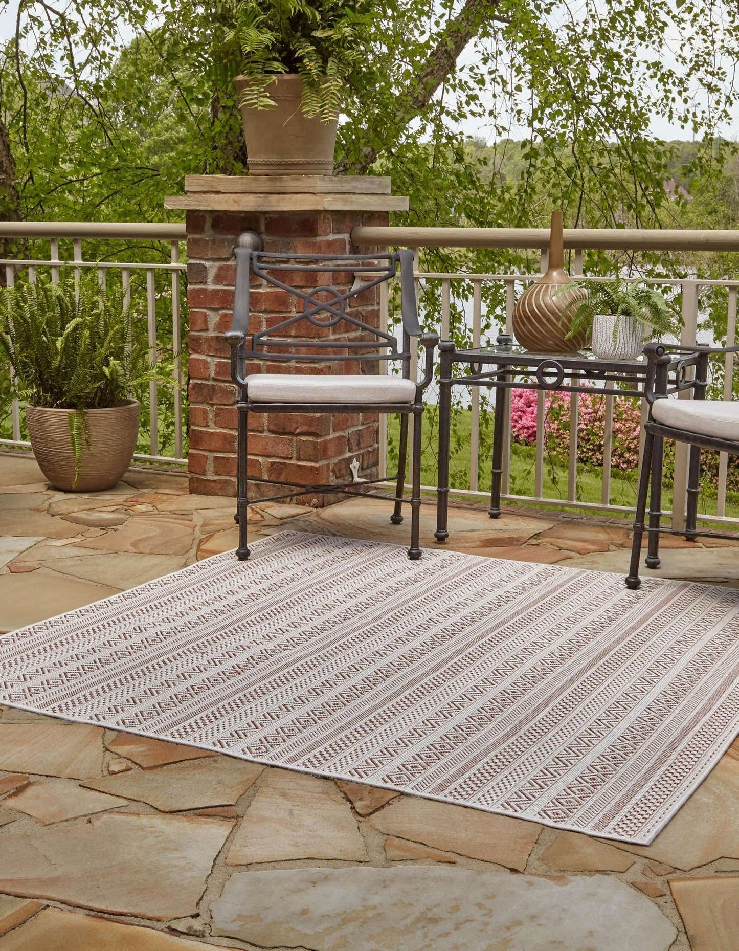 Unique Loom Outdoor Striped Collection Area Rug - Maia (10' Square, Red/Ivory)