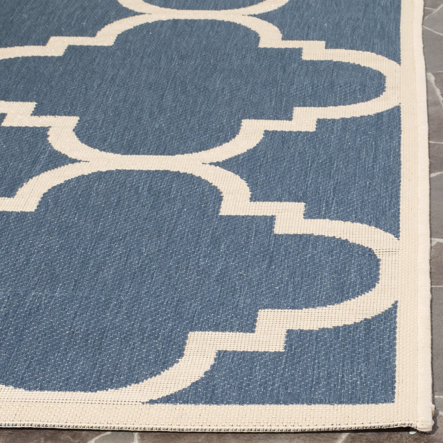 SAFAVIEH Washable Rug Outdoor Courtyard Collection - 4' x 5'7", Green & Beige, Non-Shedding & Easy Cleaning, Ideal for Patio, Backyard, Mudroom (CY6243-244)