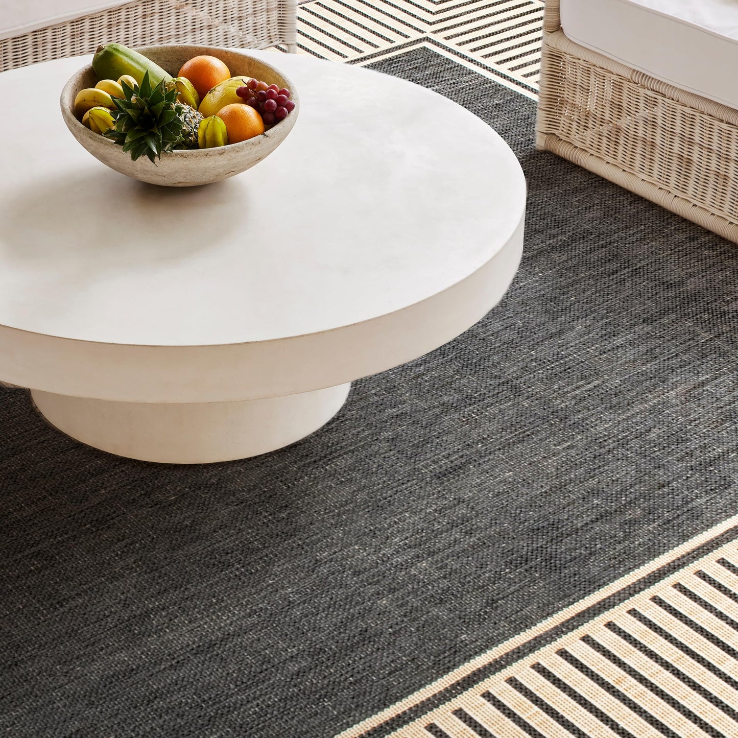 Nuloom Asha Dark Grey/Ivory, 2' x 3', Casual, Striped Border, Soft and Cozy, High Traffic, Stain Resistant, Easy Clean, Durable Area Rug for Indoor/Outdoor Patio, Deck, Porch, Garden, Courtyard