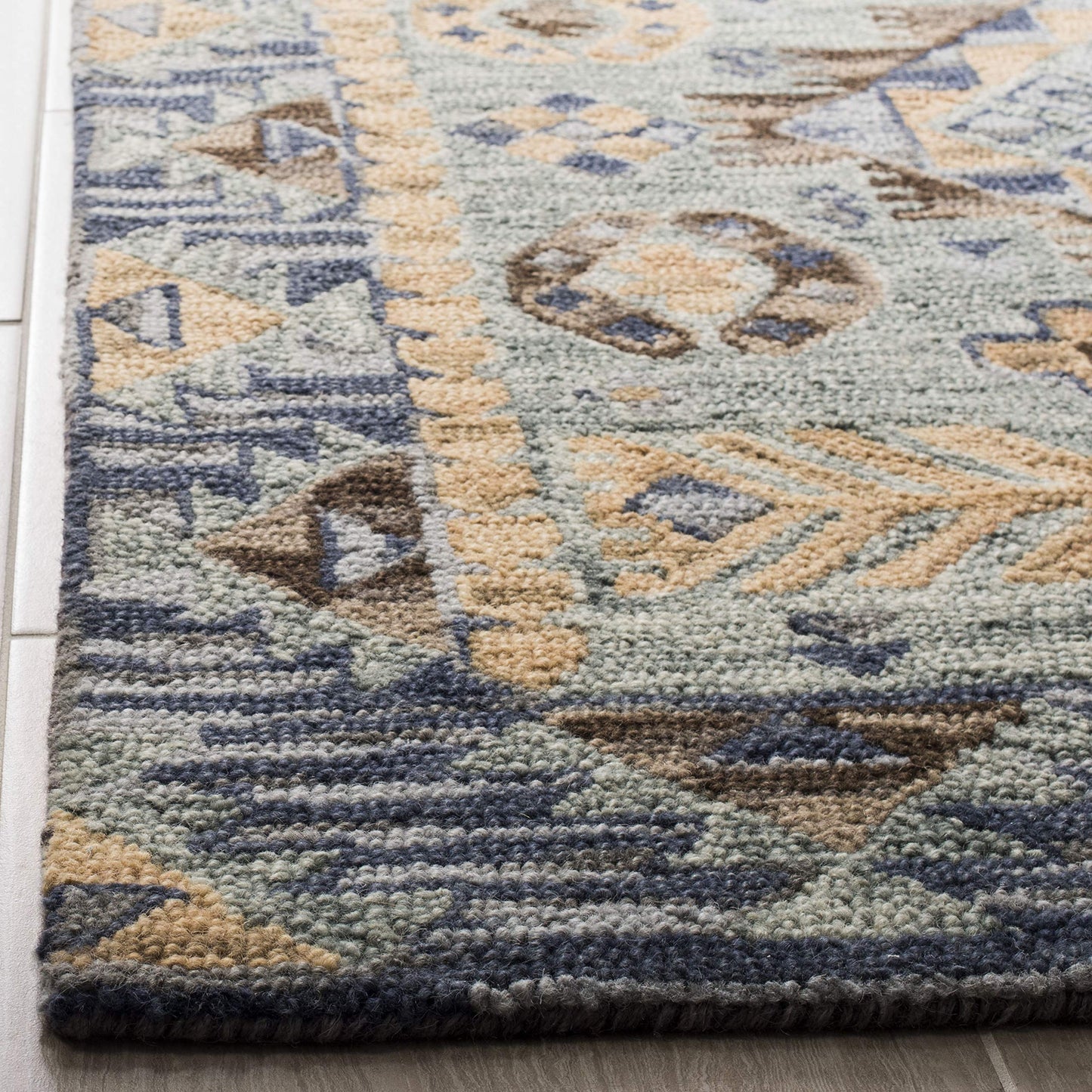 SAFAVIEH Aspen Collection Runner Rug - 2'3" x 7', Blue & Beige, Handmade Boho Wool, Ideal for High Traffic Areas in Living Room, Bedroom (APN504A)