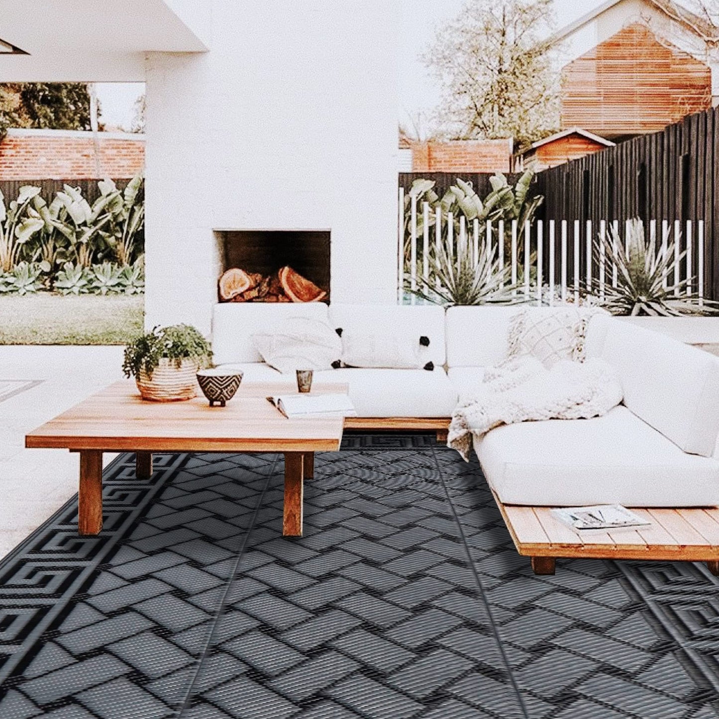 SAND MINE Reversible Mats, Plastic Straw Rug, Modern Area Rug, Large Floor Mat and Rug for Outdoors, RV, Patio, Backyard, Deck, Picnic, Beach, Trailer, Camping (4' x 6', Black & Grey)