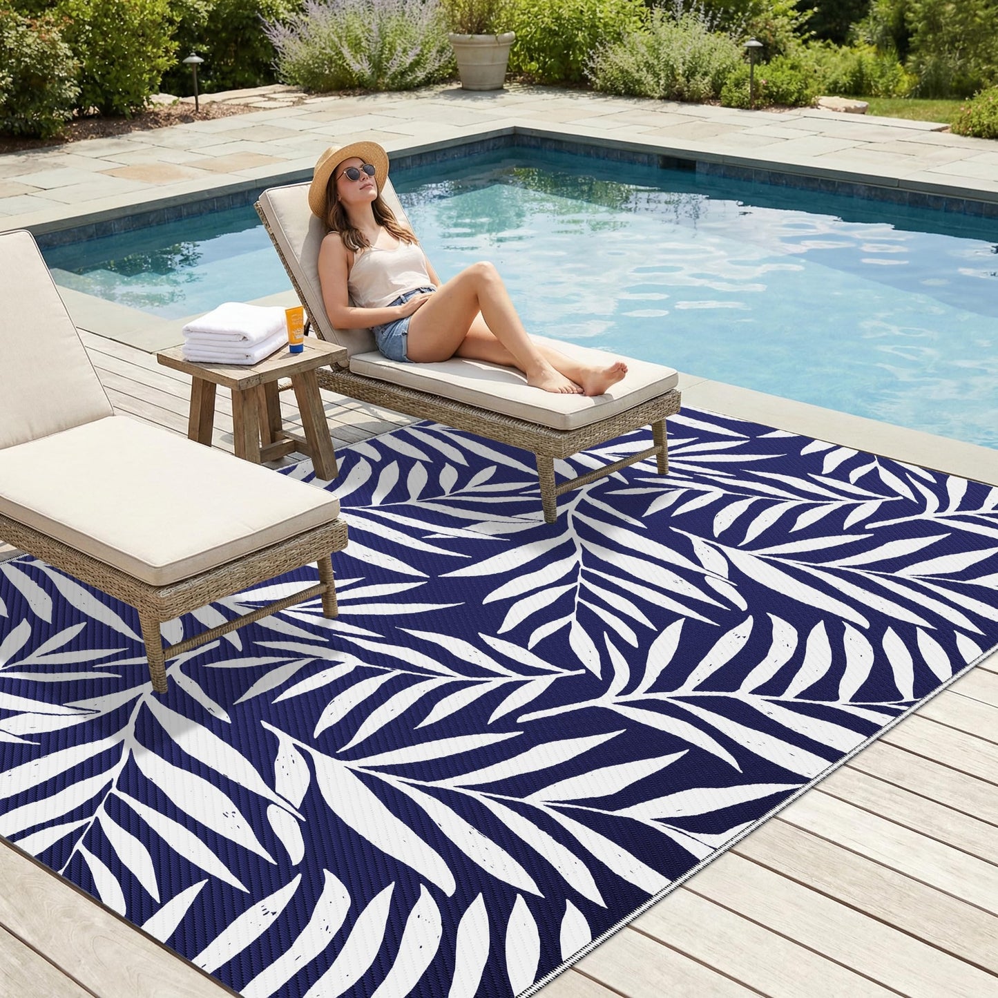 Smiry Outdoor Rug 5x8 ft, Waterproof Reversible Plastic Straw Rugs, Outdoor Area Rug with Leaf Pattern, Outside Floor Mat for Patio, Backyard, Deck, Picnic, Beach, Camping, Navy & White