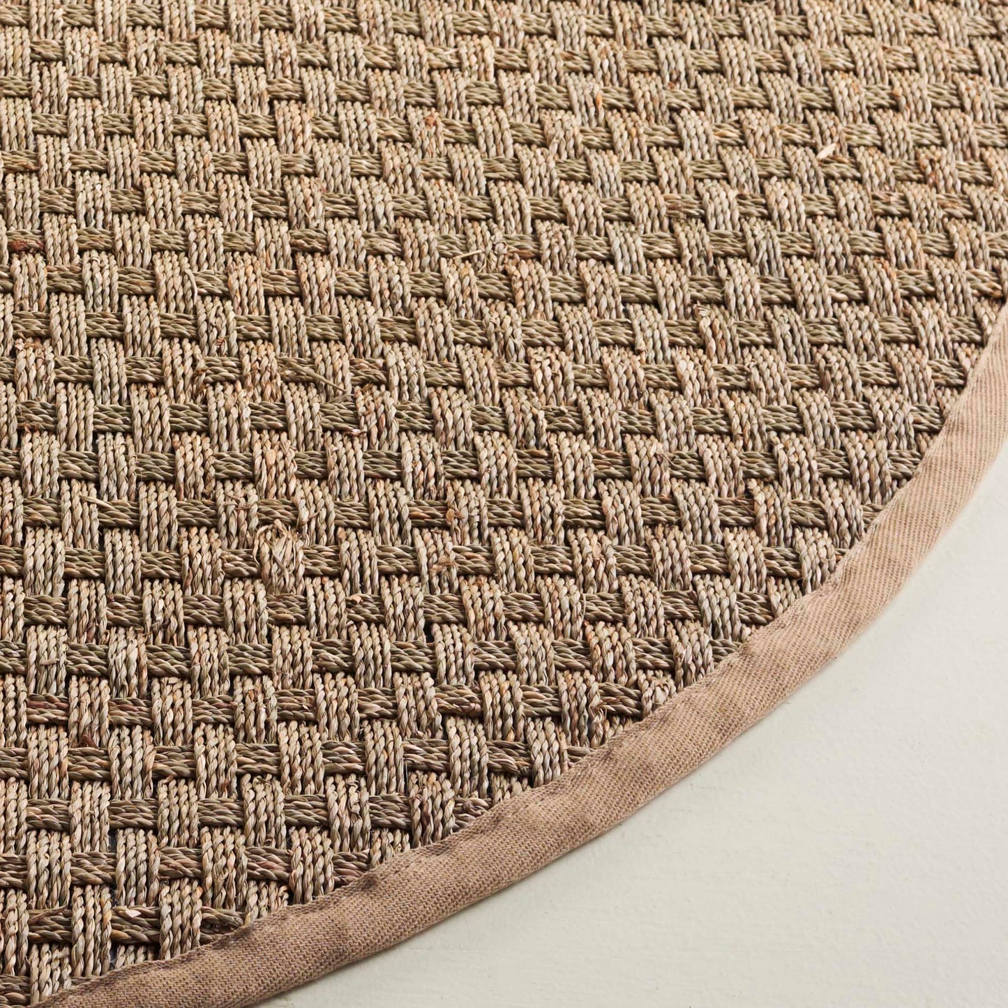 SAFAVIEH Area Rug 7' Square - Natural Fiber Collection - Natural & Beige, Seagrass, Basketweave Pattern with Border (NF114A)