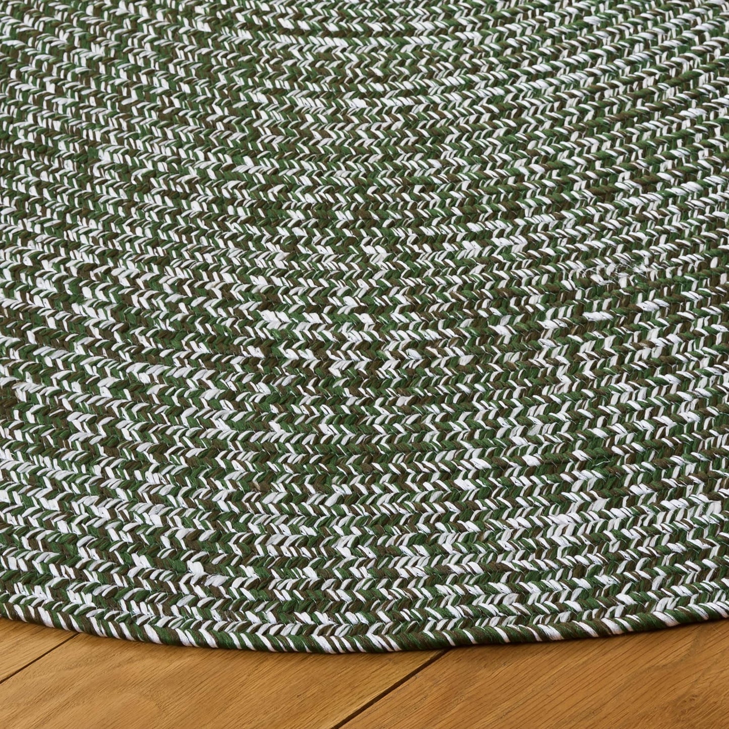 SAFAVIEH Washable Rug Outdoor Braided Collection - 4' x 6' Oval, Dark Green, Handmade & Reversible, Non-Shedding & Easy to Clean, Ideal for Patio, Backyard, Mudroom (BRA260X)