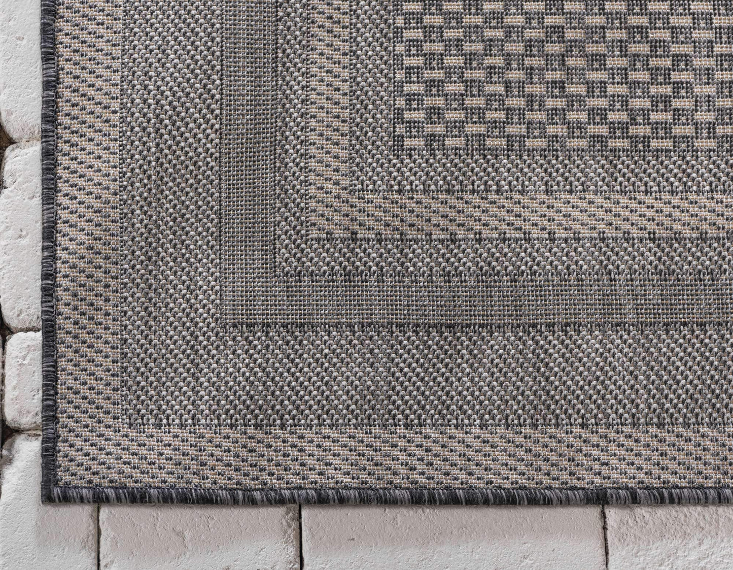Unique Loom Outdoor Border Collection Area Rug - Soft Border (5' 3" x 8' Rectangle, Black/ Ivory)