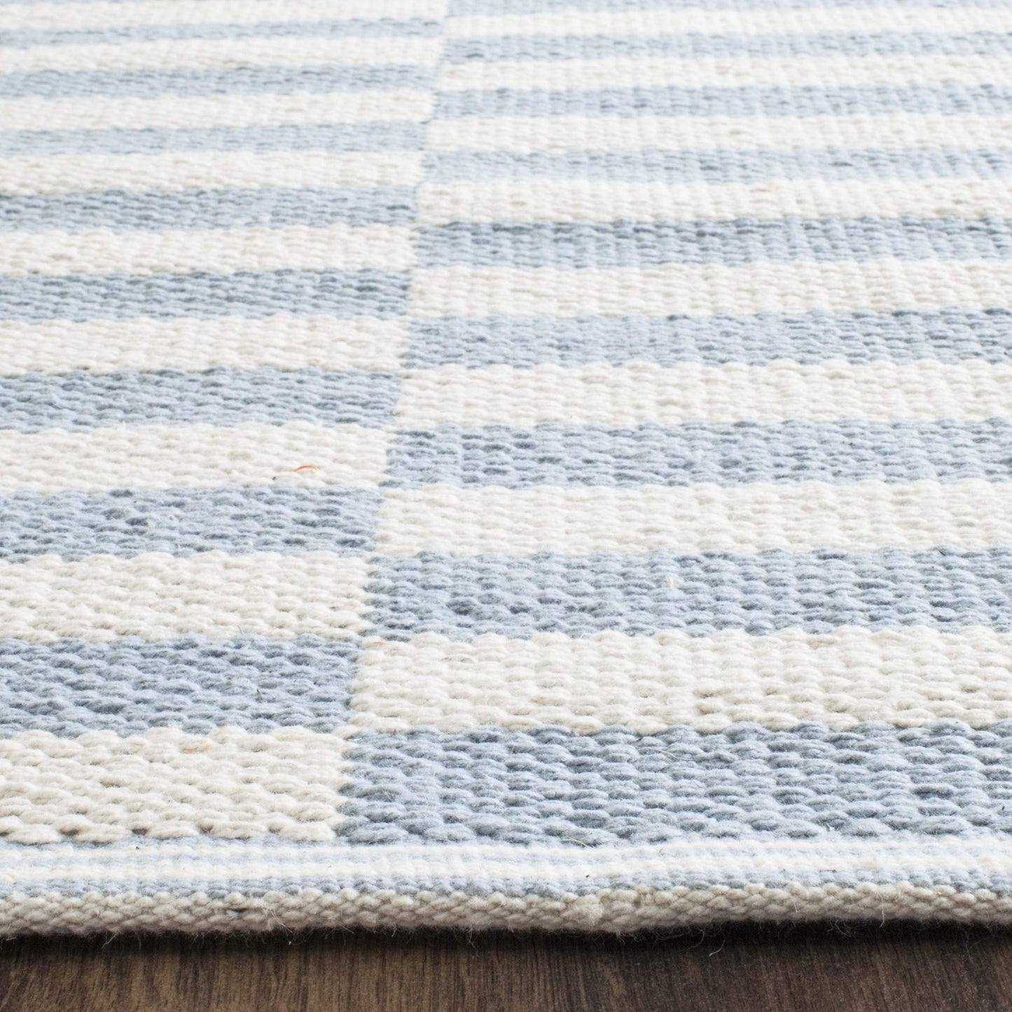 SAFAVIEH Montauk Collection Area Rug - 9' x 12', Ivory & Light Blue, Handmade Stripe Cotton, Ideal for High Traffic Areas in Living Room, Bedroom (MTK715B)