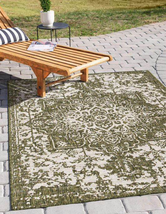 Unique Loom Outdoor Collection Area Rug - Dubai (3' 3' x 5' 3' Rectangle, Green/ Ivory)
