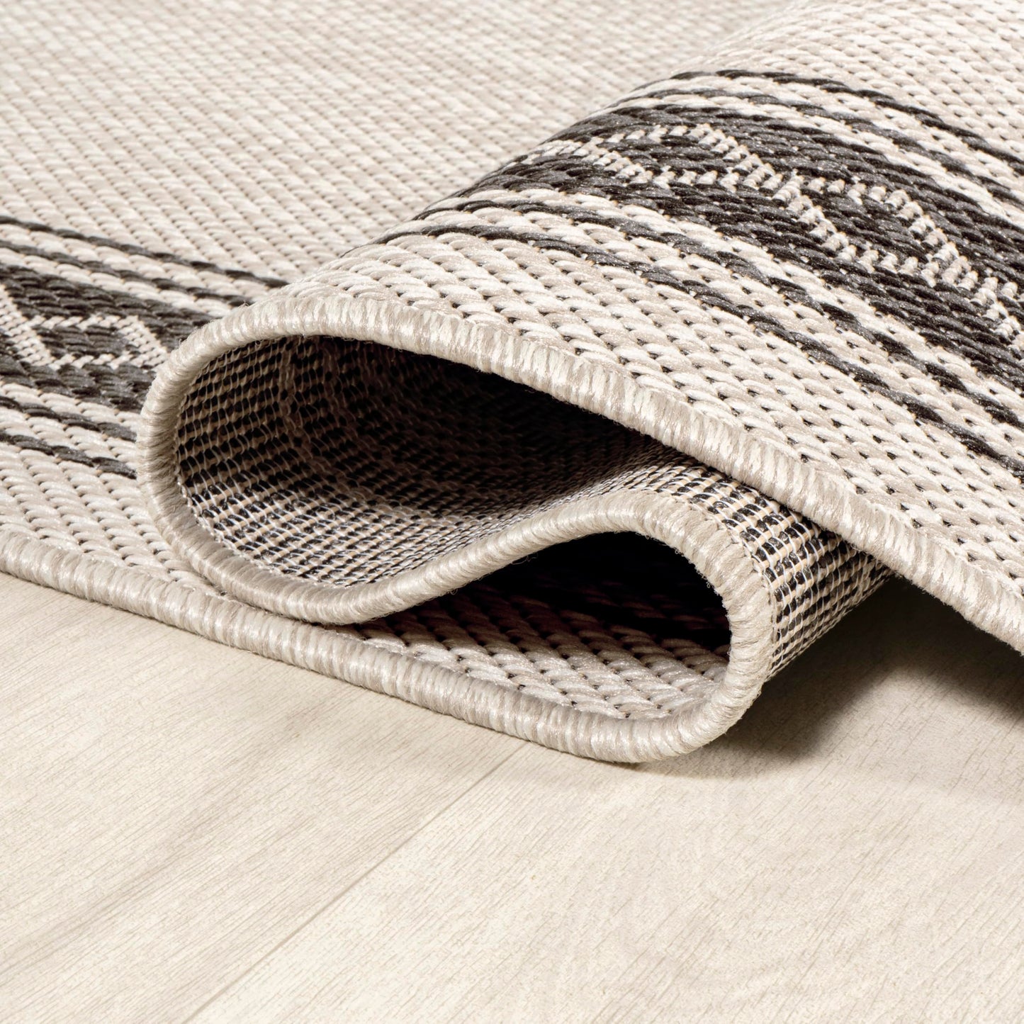 JONATHAN Y Diamond Border Indoor Outdoor Area Rug 4X6 Cream/Black, Lucia Classic for Backyard, Patio, Porch, Easy-Cleaning, High Traffic, Pet-Friendly, Non-Shedding (SMB207B-4)