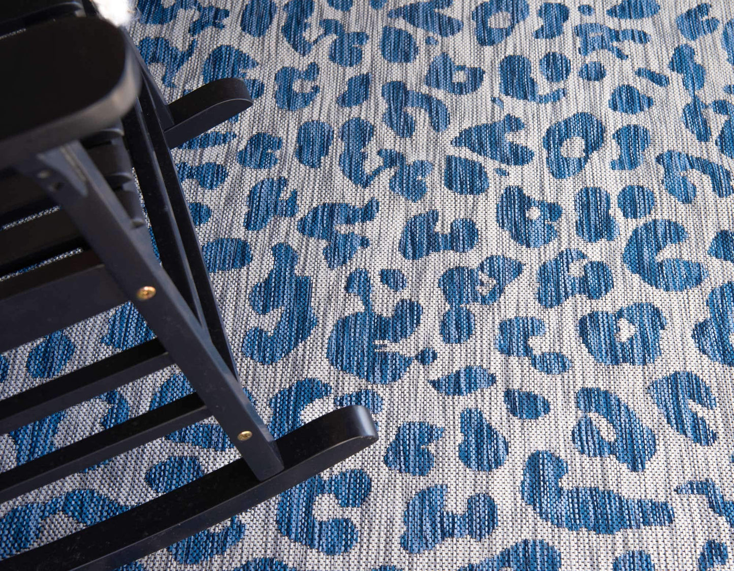 Unique Loom Outdoor Safari Collection Area Rug - Leopard (5' 1" x 8' Rectangle, Blue/ Gray)