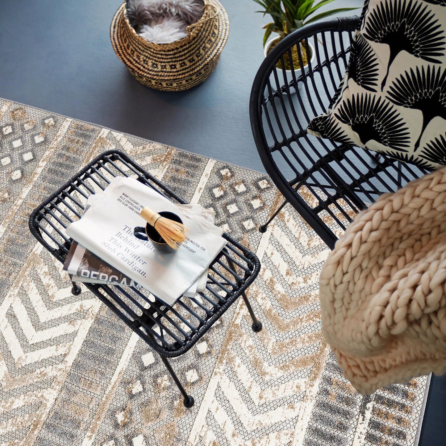 Rugshop Distressed Geometric Indoor/Outdoor Beige Area Rug Modern Tribal Stripe, Durable Stain Resistant Perfect for Patio, Backyard, Deck and Outdoor Lounge 4' x 6'
