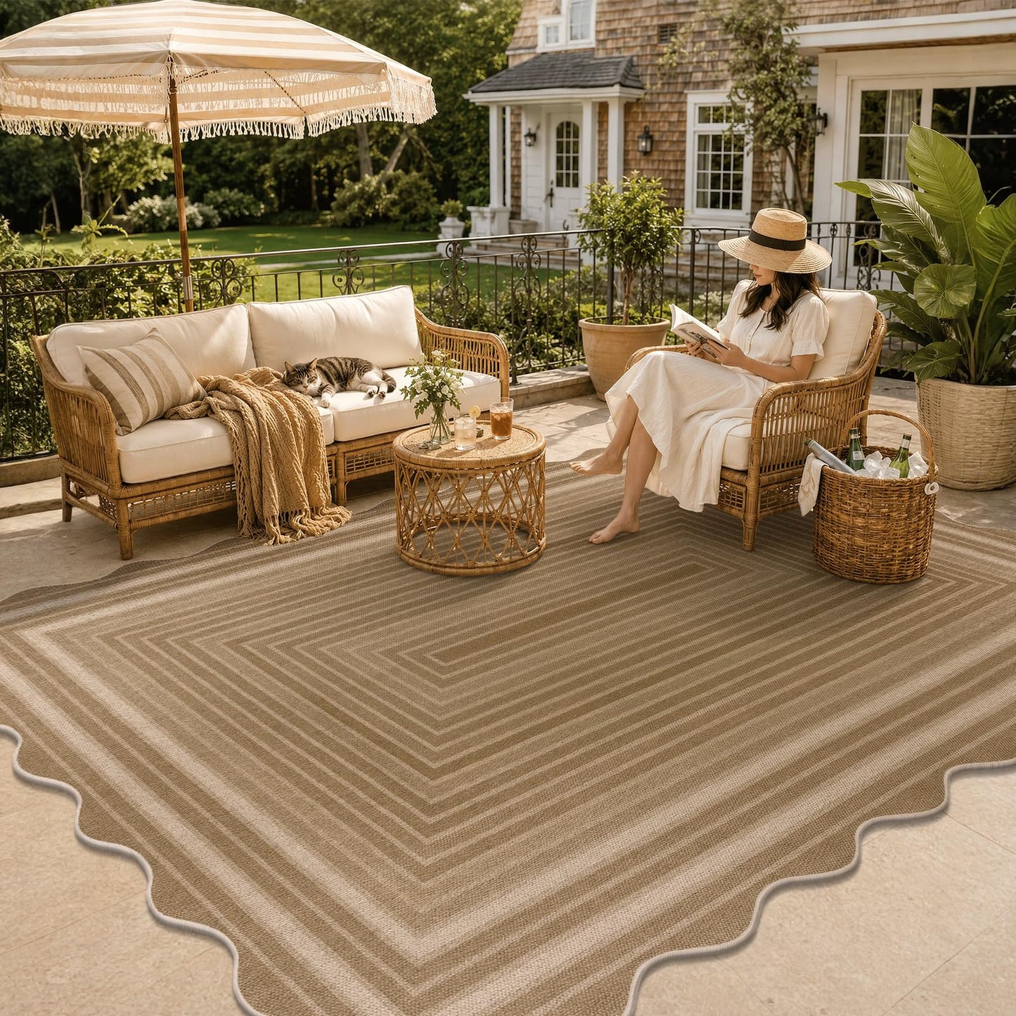 Yamaziot Washable Indoor Outdoor Rug 5x8, Scalloped Geometry Faux Tan Jute Outdoor Carpet Non Slip Modern Woven Textured Patio Rug for Backyard Balcony Deck, White