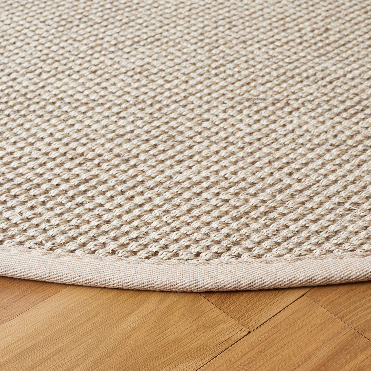 SAFAVIEH Area Rug 9' Round - Natural Fiber Collection - Marble & Beige, Sisal, Woven Design with Border (NF143C)