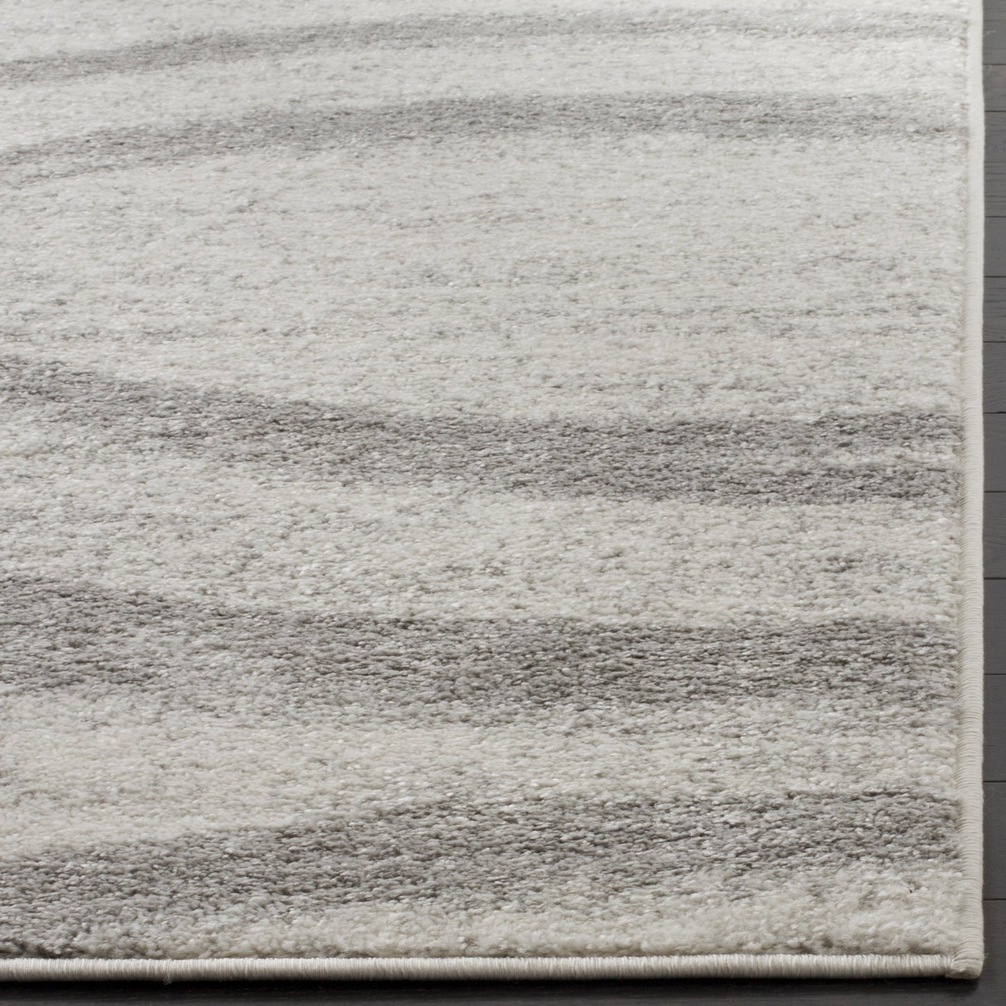 SAFAVIEH Area Rug 6x9 - Adirondack Collection - Cream & Grey, Modern Wave Design, Non-Shedding & Easy to Clean, Ideal for Living Room, Bedroom, Dining Space (ADR125C)