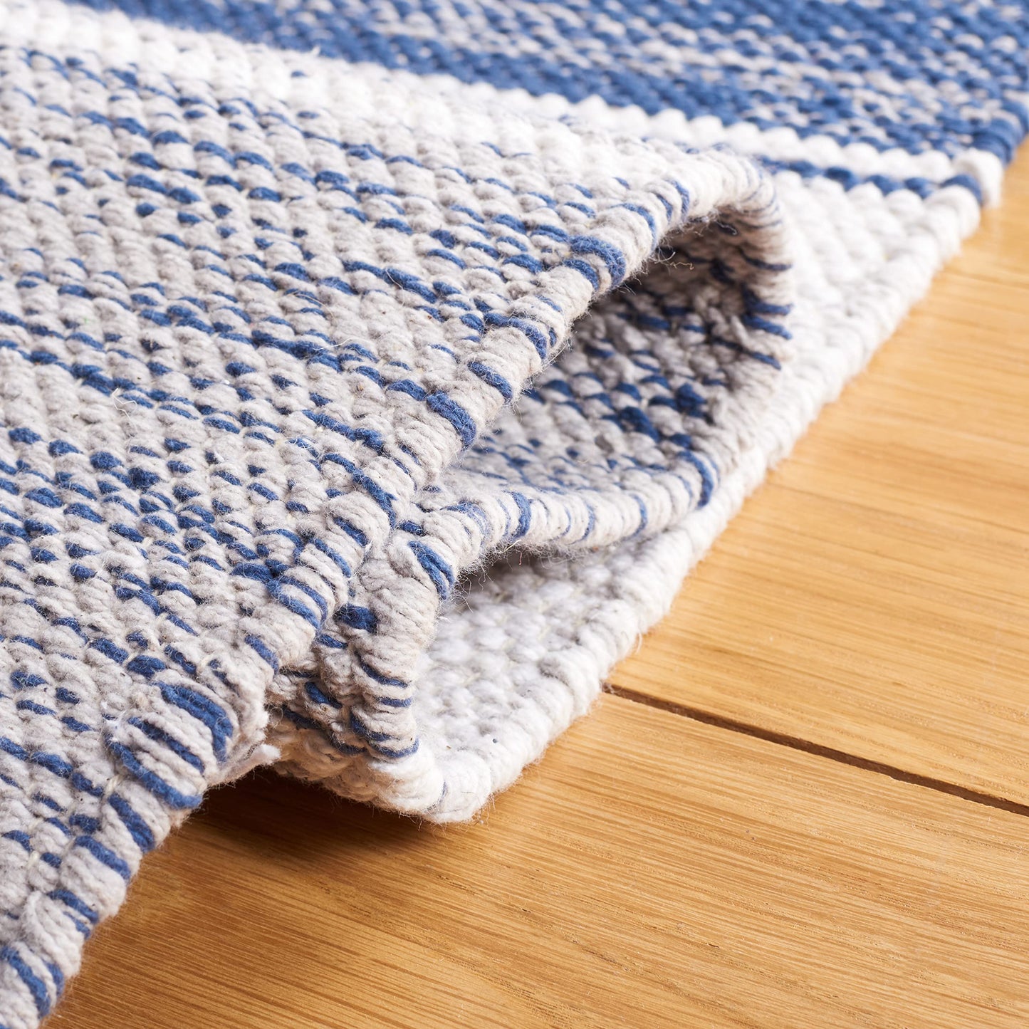 SAFAVIEH Striped Kilim Collection Accent Rug - 4' x 6', Grey & Blue, Flat Weave Cotton Design, Easy Care, Ideal for High Traffic Areas in Entryway, Living Room, Bedroom (STK804M)