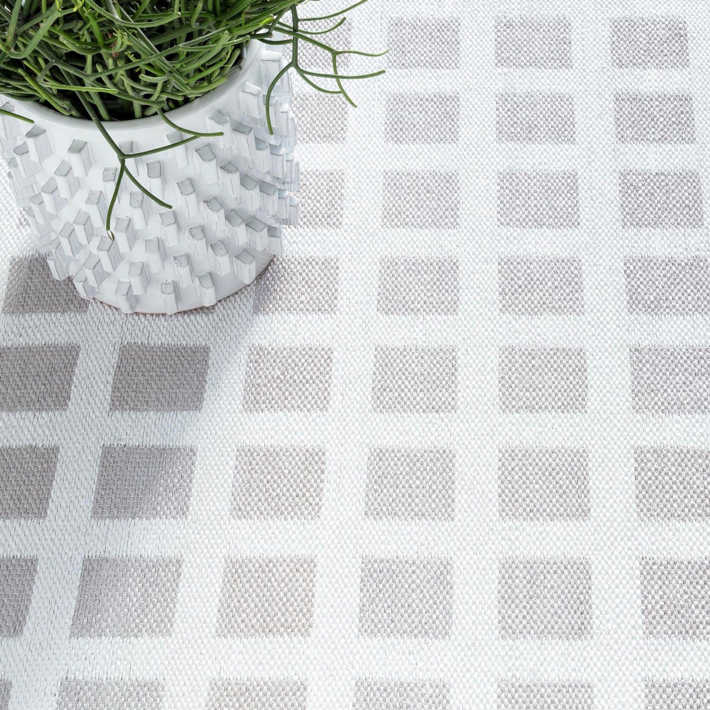 Dash and Albert Paver Grey Handwoven Indoor/Outdoor Rug, Runner-2.5 X 8 Feet, White/Grey Geometric Pattern - Premium Luxury Hotel Quality Soft Breathable Hypoallergenic Machine Washable Easy Care