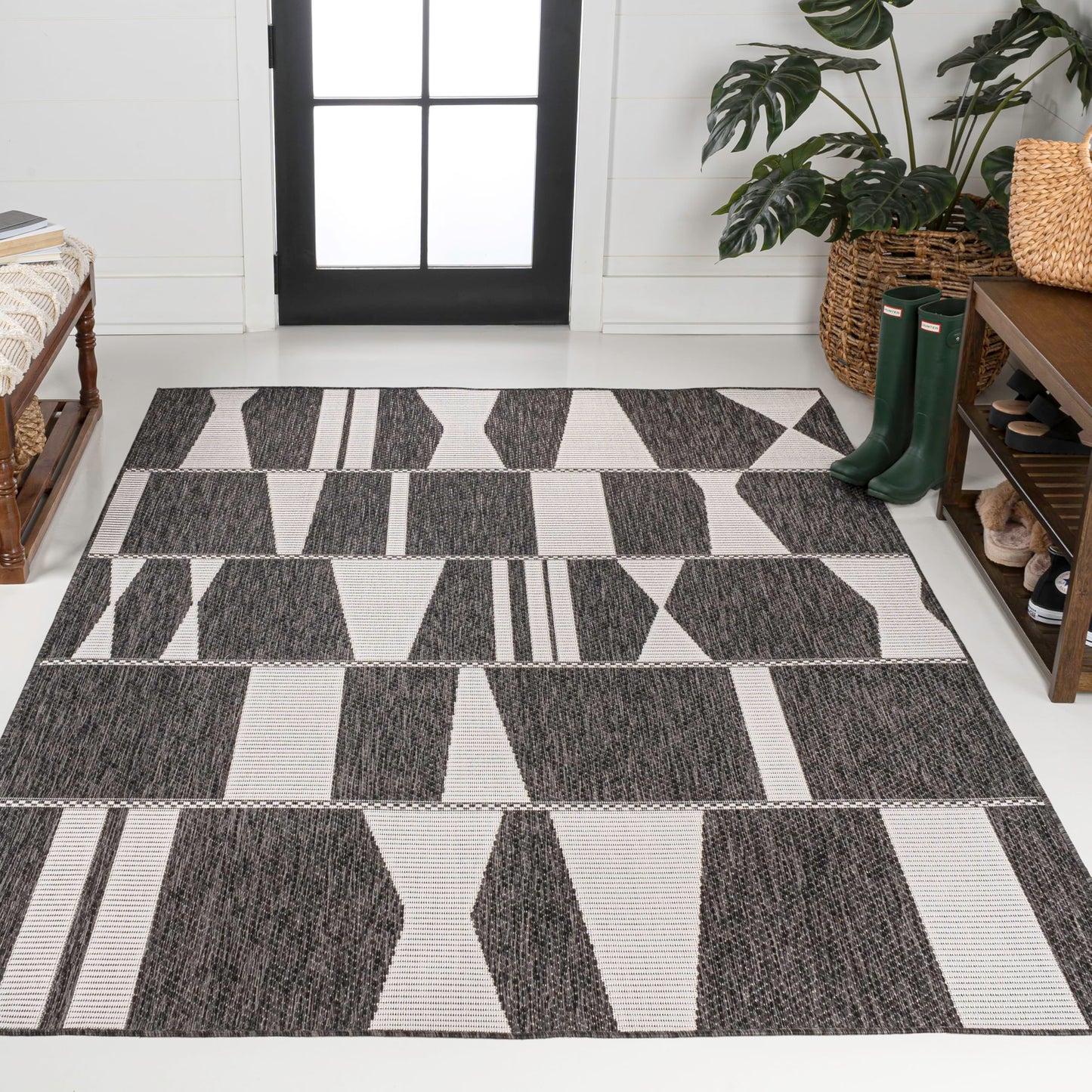 JONATHAN Y Abstract Two-Tone Indoor Outdoor Area Rug 5X8 Black/Cream, Lucian Modern Geometric for Backyard, Patio, Porch, Easy-Cleaning, High Traffic, Pet-Friendly, Non-Shedding (TSN303A-5)