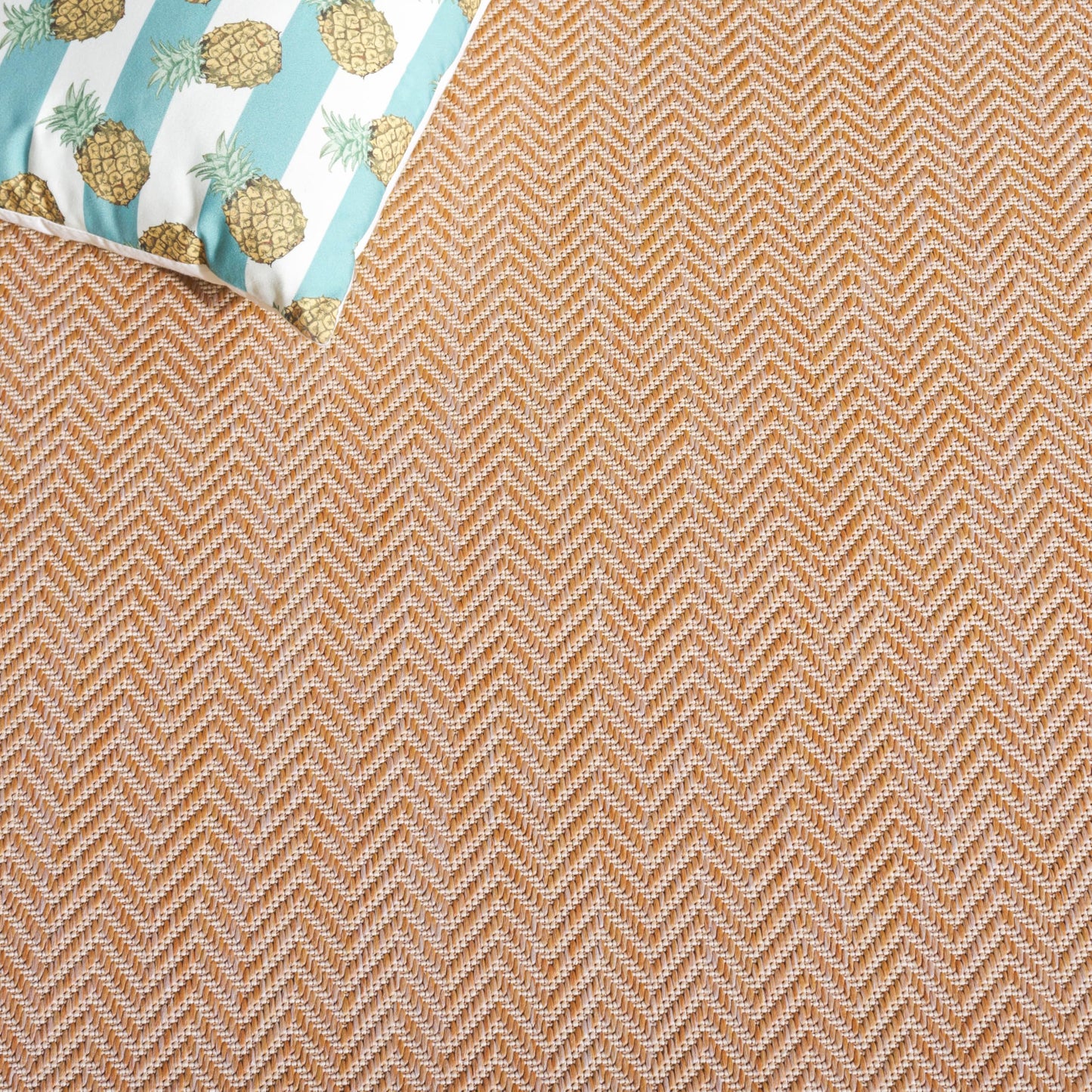 SAFAVIEH Washable Rug Outdoor Courtyard Collection - 4' x 5'7", Natural & Cream, Non-Shedding & Easy Cleaning, Ideal for Patio, Backyard, Mudroom (CY8022-03012)