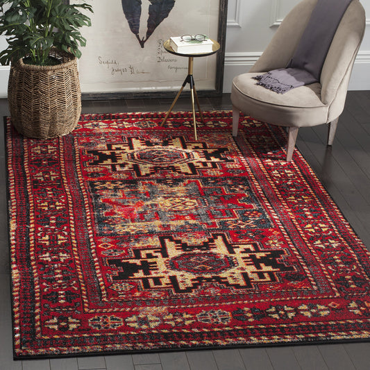 SAFAVIEH Vintage Hamadan Collection Area Rug - 4' Square, Red & Multi, Oriental Traditional Persian Design, Non-Shedding & Easy Care, Ideal for High Traffic Areas in Living Room, Bedroom (VTH213A)