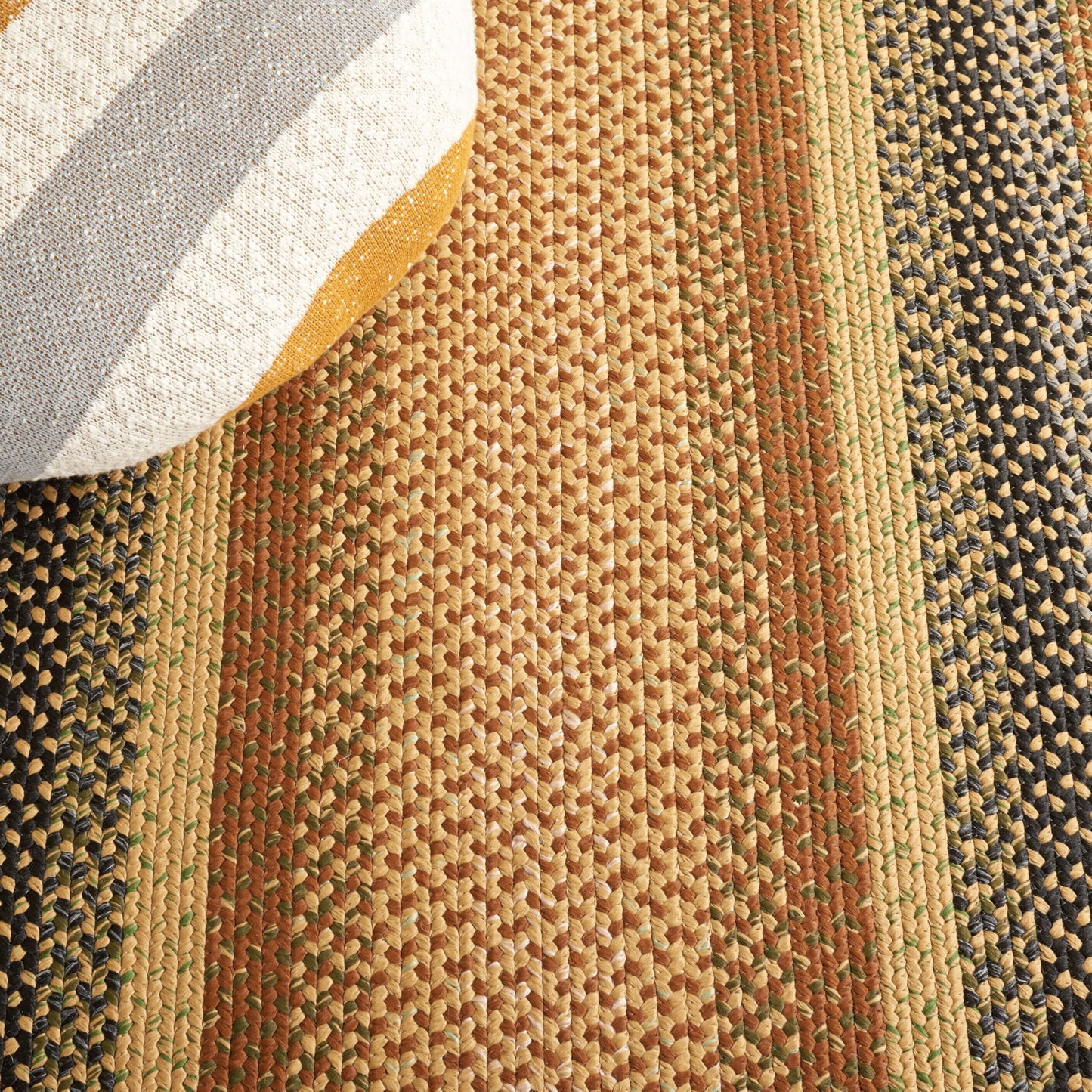 SAFAVIEH Washable Rug Outdoor Braided Collection - 8' x 10', Multi, Handmade & Reversible, Non-Shedding & Easy to Clean, Ideal for Patio, Backyard, Mudroom (BRD308A)