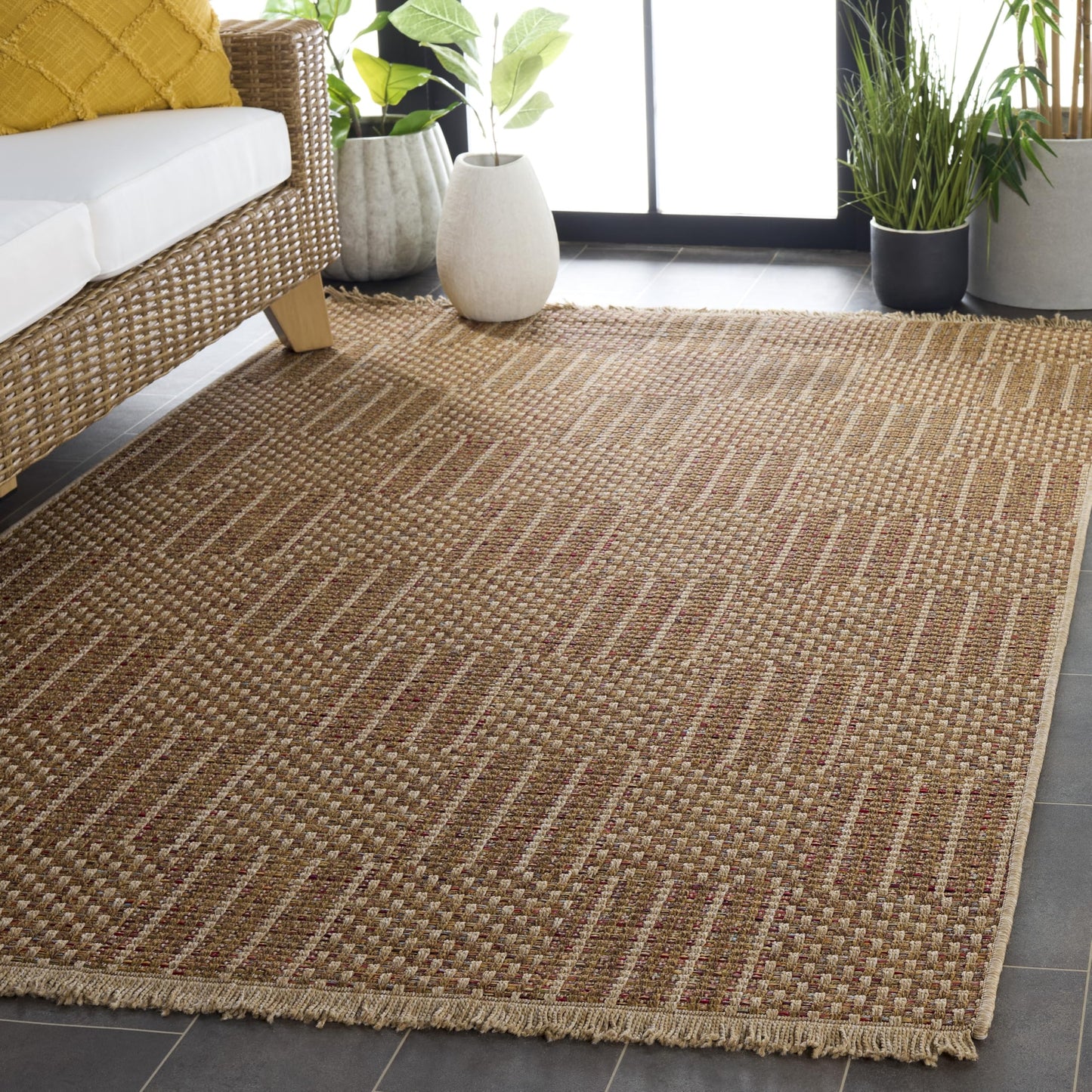 SAFAVIEH Washable Rug Outdoor Wicker Collection - 4' x 6', Natural & Brown, Non-Shedding & Easy to Clean, Ideal for Patio, Backyard, Mudroom (WCK154B)