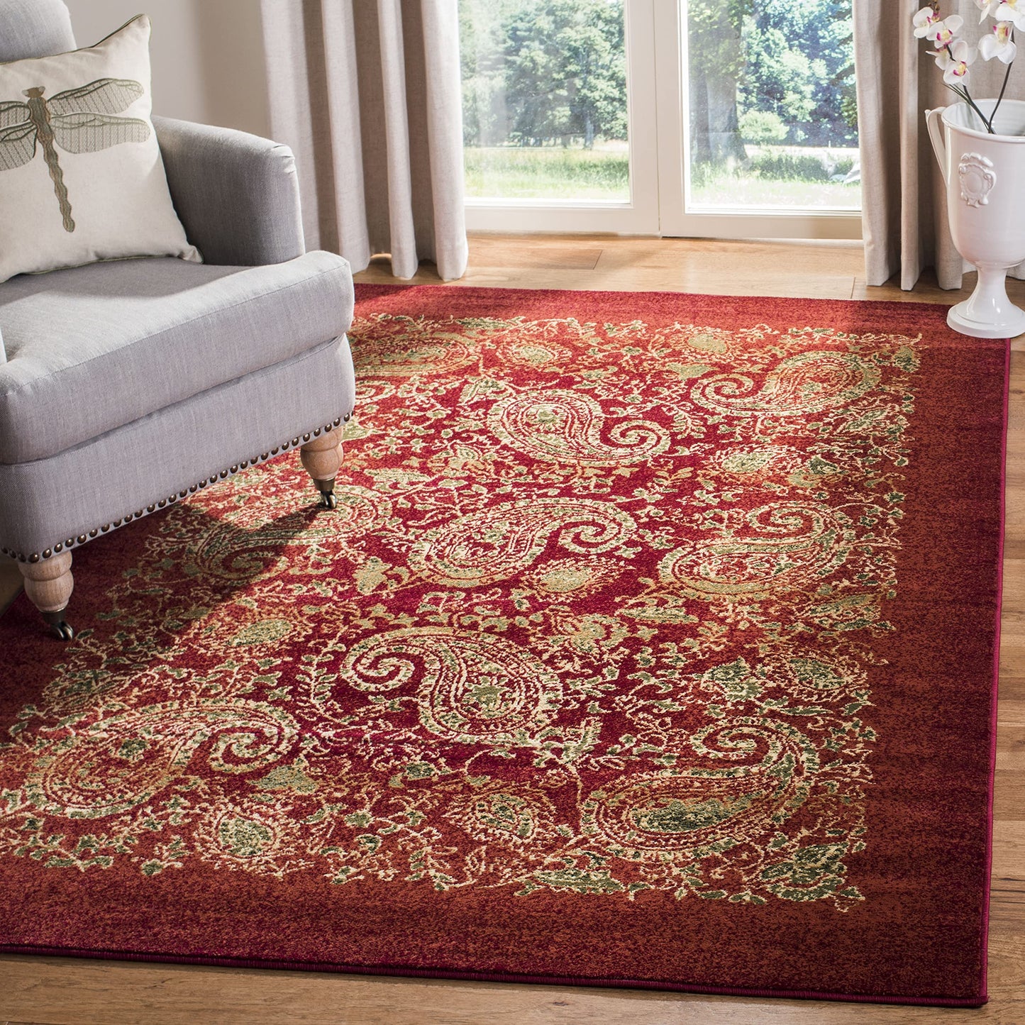 SAFAVIEH Lyndhurst Collection Area Rug - 8' x 11', Red & Multi, Traditional Paisley Design, Non-Shedding & Easy Care, Ideal for High Traffic Areas in Living Room, Bedroom (LNH224B)