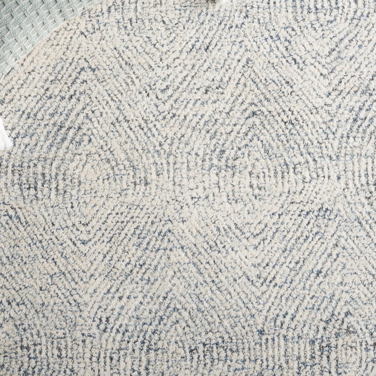 SAFAVIEH Abstract Collection Area Rug - 9' x 12', Ivory & Blue, Handmade Wool, Ideal for High Traffic Areas in Living Room, Bedroom (ABT340M)