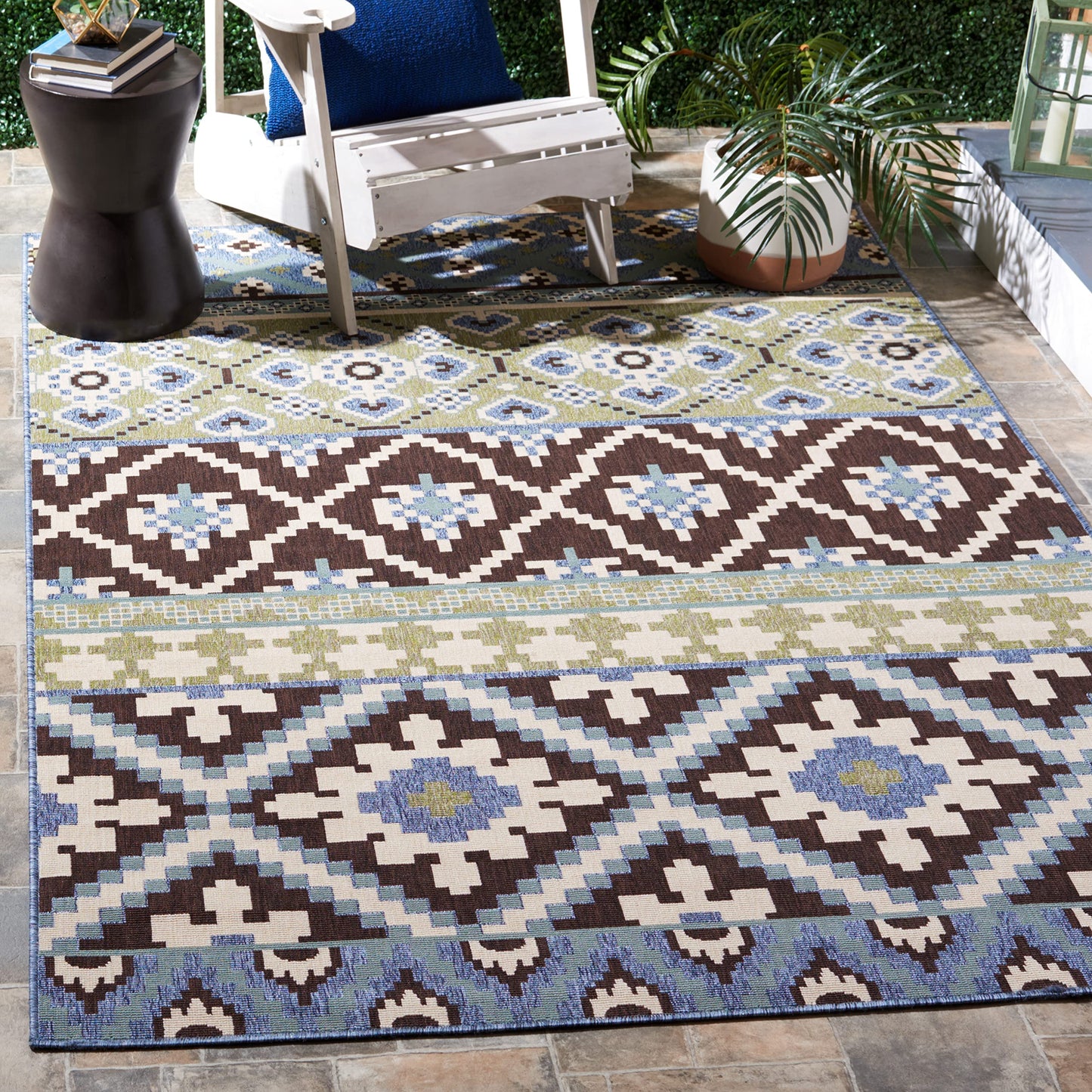 SAFAVIEH Washable Rug Outdoor Veranda Collection - 5'3" x 7'7", Chocolate & Blue, Non-Shedding & Easy to Clean, Ideal for Patio, Backyard, Mudroom (VER097-0624)