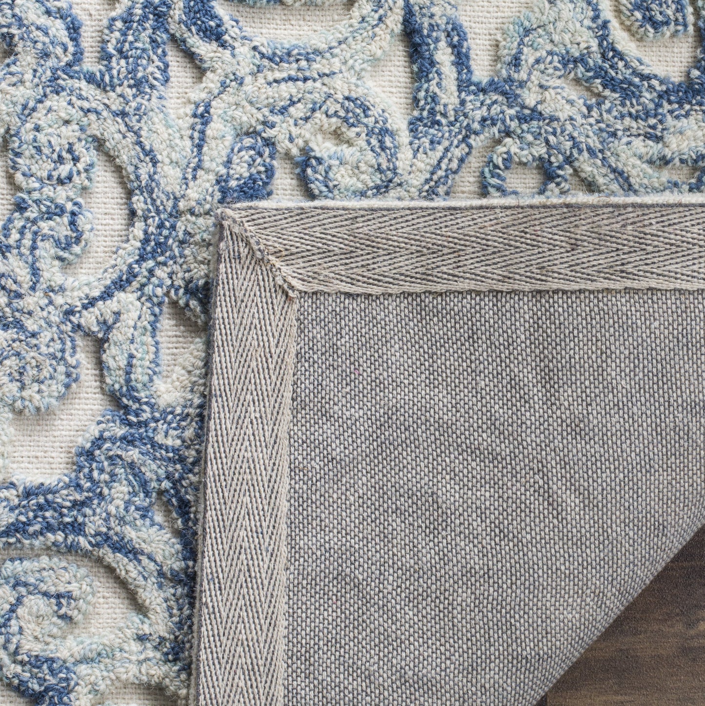 SAFAVIEH Trace Collection Area Rug - 6' x 9', Blue & Ivory, Handmade Wool, Ideal for High Traffic Areas in Living Room, Bedroom (TRC103B)