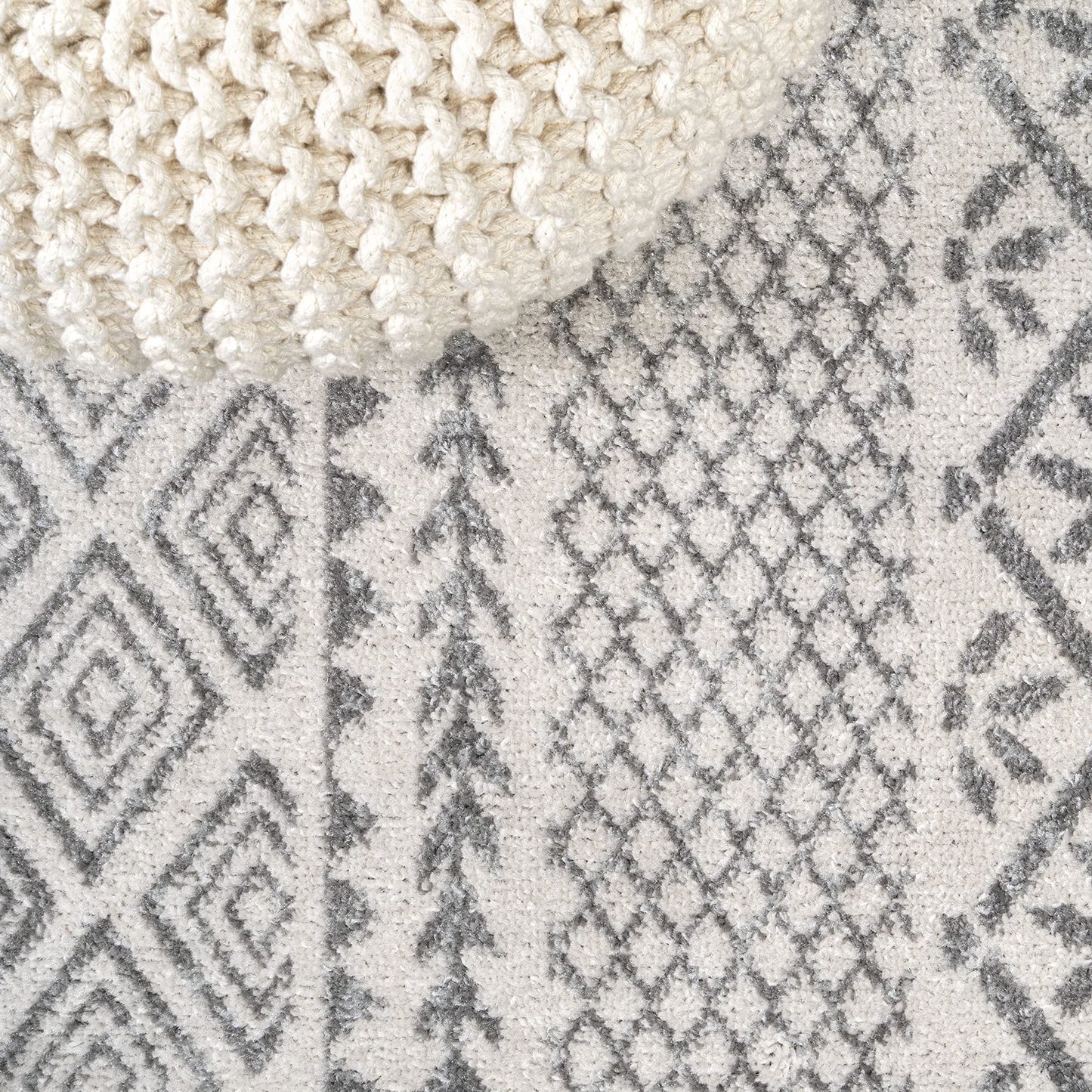 JONATHAN Y Athens Modern Geometric Boho Gray/Cream Indoor Area Rug, 3x5, Moroccan, Farmhouse, Easy-Cleaning for Living Room, Bedroom, Kitchen, Pet Friendly, Non-Shedding (MOH107A-3)