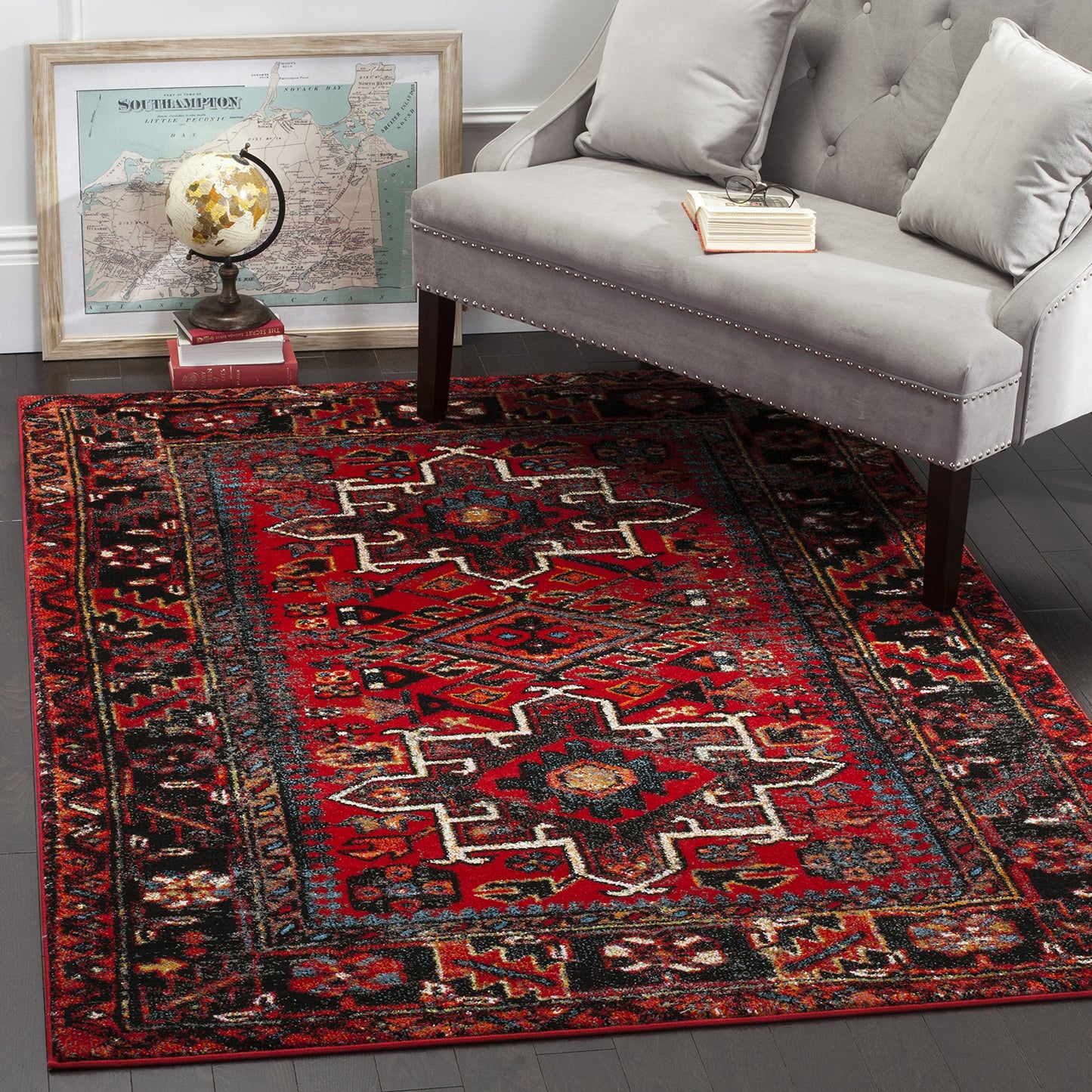SAFAVIEH Vintage Hamadan Collection Area Rug - 4' Square, Red & Multi, Traditional Persian Design, Non-Shedding & Easy to Clean, Ideal for Living Room, Bedroom, Dining Space (VTH211A)