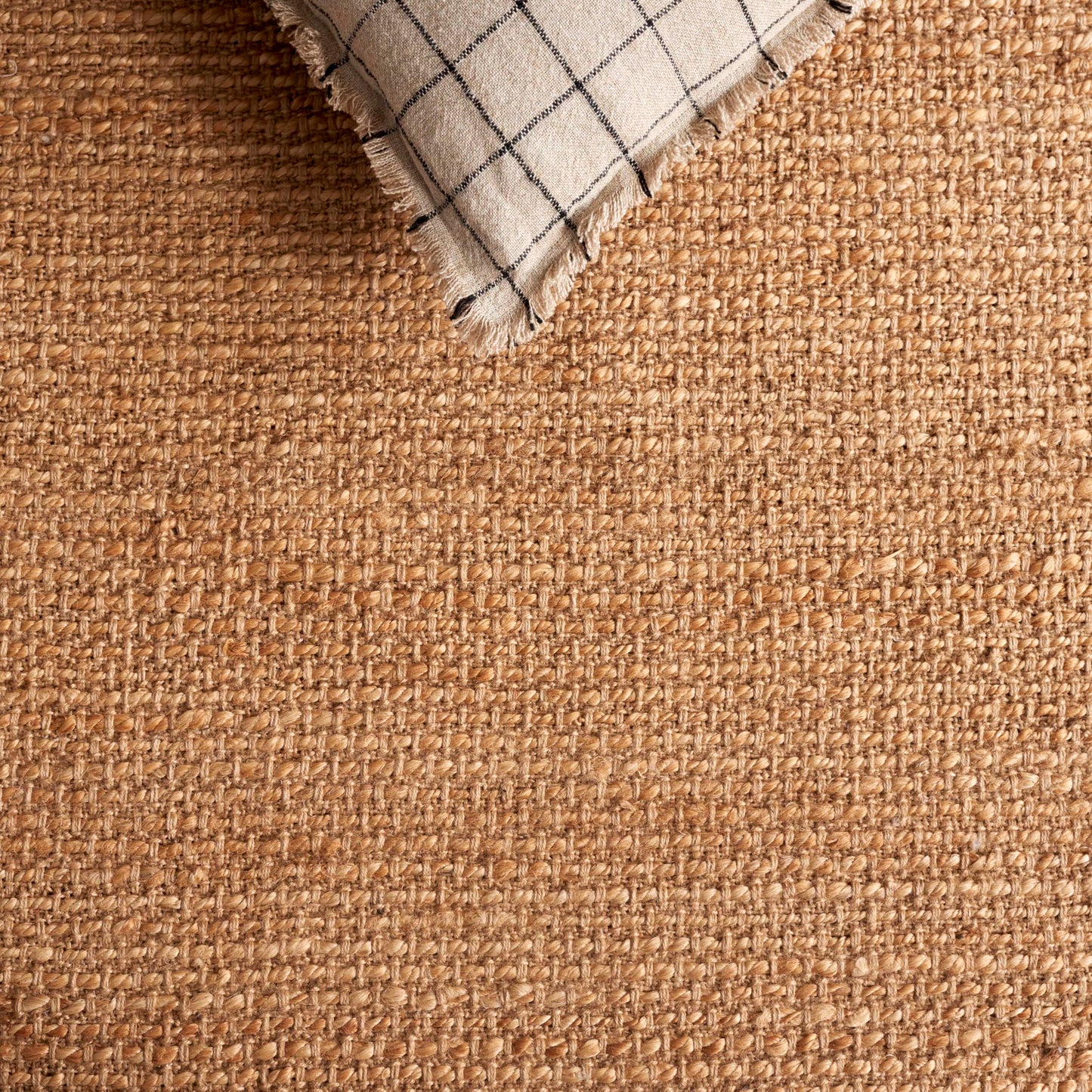 SAFAVIEH Natural Fiber Collection Area Rug - 4' x 6', Natural, Geometric Design, Ideal for High Traffic Areas in Living Room, Bedroom, Dining (NF357A)