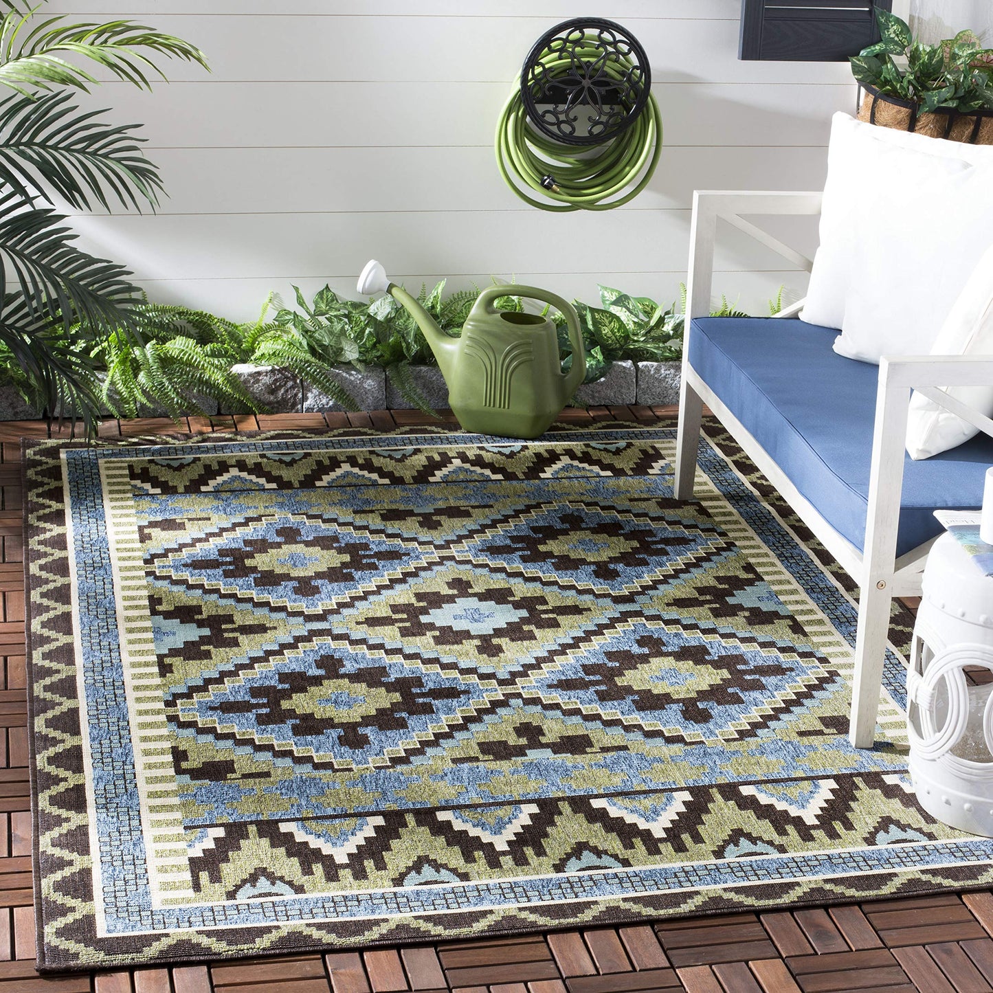 SAFAVIEH Washable Rug Outdoor Veranda Collection - 5'3" x 7'7", Green & Chocolate, Non-Shedding & Easy to Clean, Ideal for Patio, Backyard, Mudroom (VER096-0642)