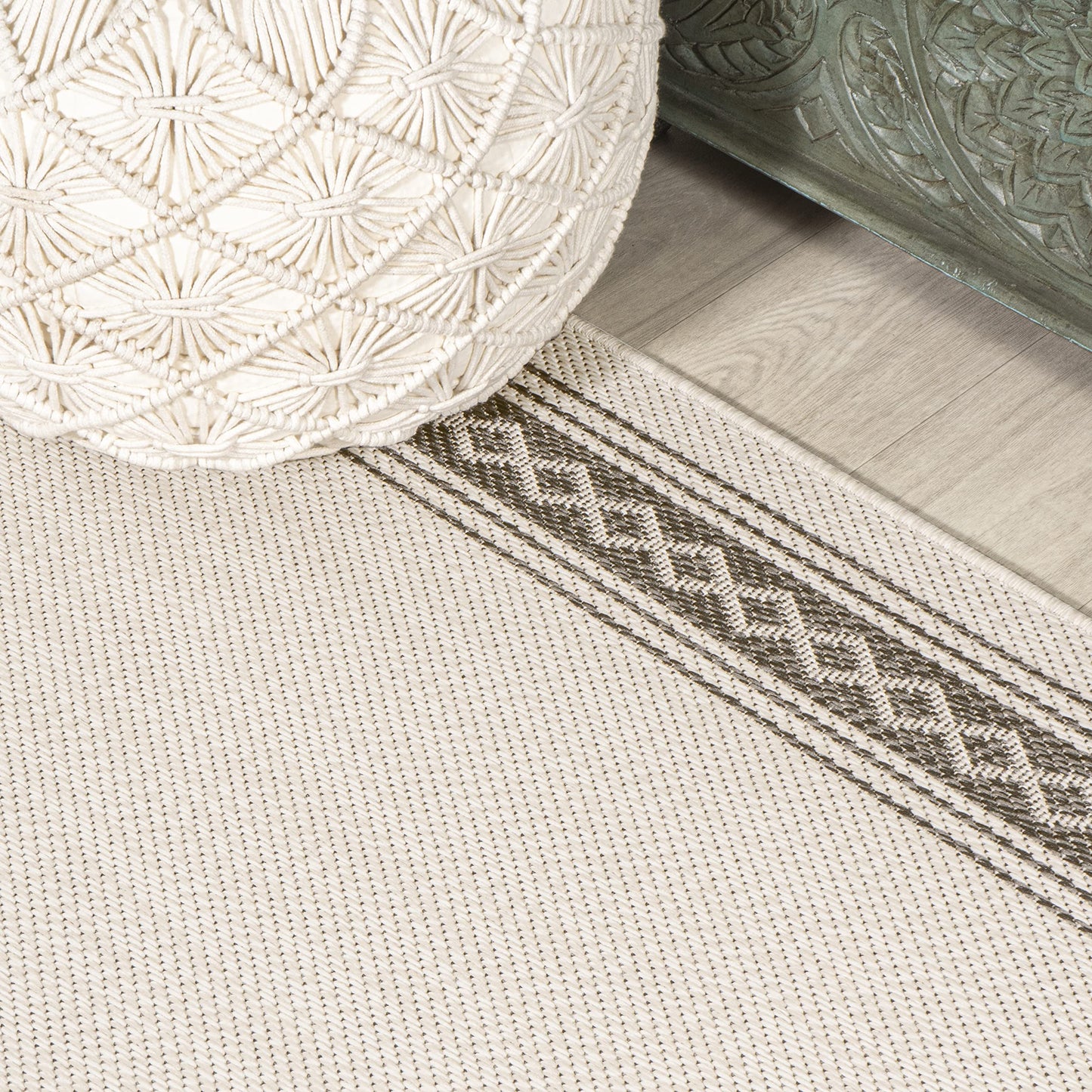JONATHAN Y Diamond Border Indoor Outdoor Area Rug 4X6 Cream/Black, Lucia Classic for Backyard, Patio, Porch, Easy-Cleaning, High Traffic, Pet-Friendly, Non-Shedding (SMB207B-4)