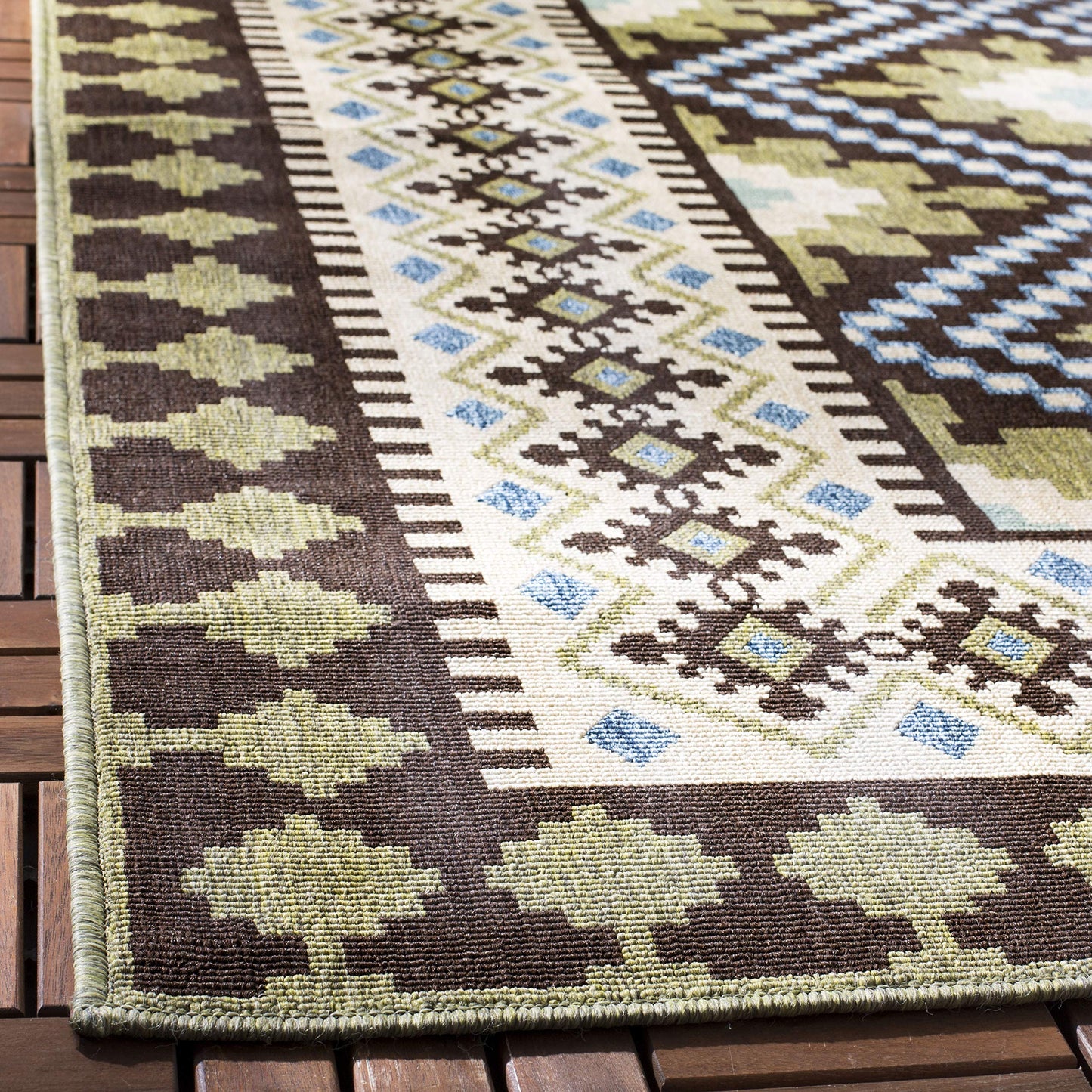 SAFAVIEH Washable Rug Outdoor Veranda Collection - 5'3" x 7'7", Chocolate & Green, Non-Shedding & Easy to Clean, Ideal for Patio, Backyard, Mudroom (VER099-0624)