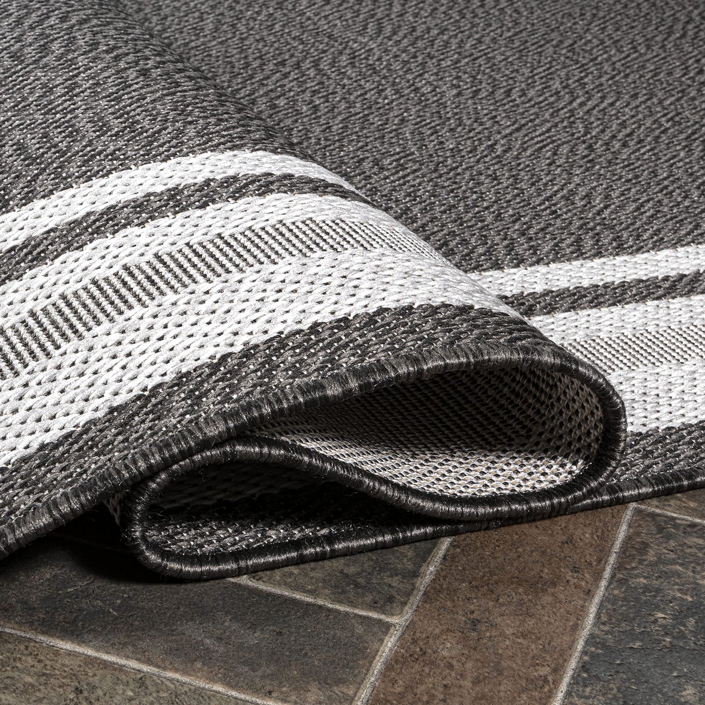 JONATHAN Y Border Stripe Indoor Outdoor Area Rug 4X6 Black/Cream, James Modern for Backyard, Patio, Porch, Easy-Cleaning, High Traffic, Pet-Friendly, Non-Shedding (SMB201C-4)