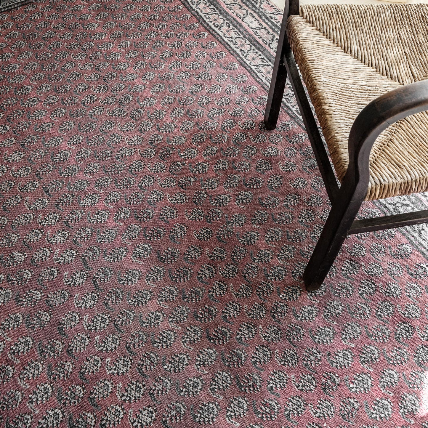 KNOTTING MATTERS Rusty Rhythm 3’ x 5’ Area Rug – Deep Rust & Charcoal Heritage Flatweave, Low-Pile – Easy Clean Accent Rug – Perfect for Entryway, Hallway, Kitchen, Bedroom – Pet & Kid Friendly