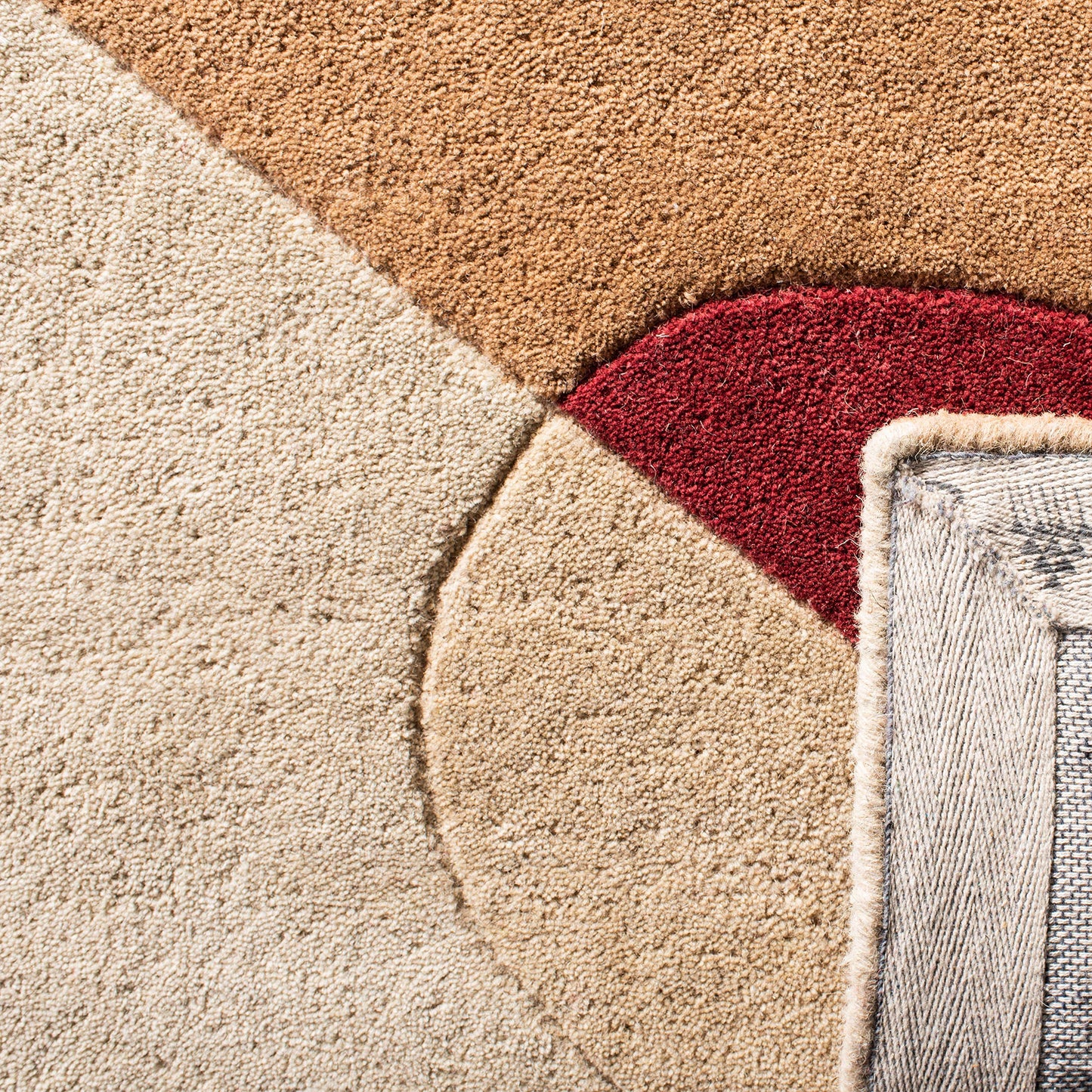 SAFAVIEH Rodeo Drive Collection Runner Rug - 2'6" x 8', Beige & Multi, Handmade Mid-Century Modern Abstract Wool, Ideal for High Traffic Areas in Living Room, Bedroom (RD845A)