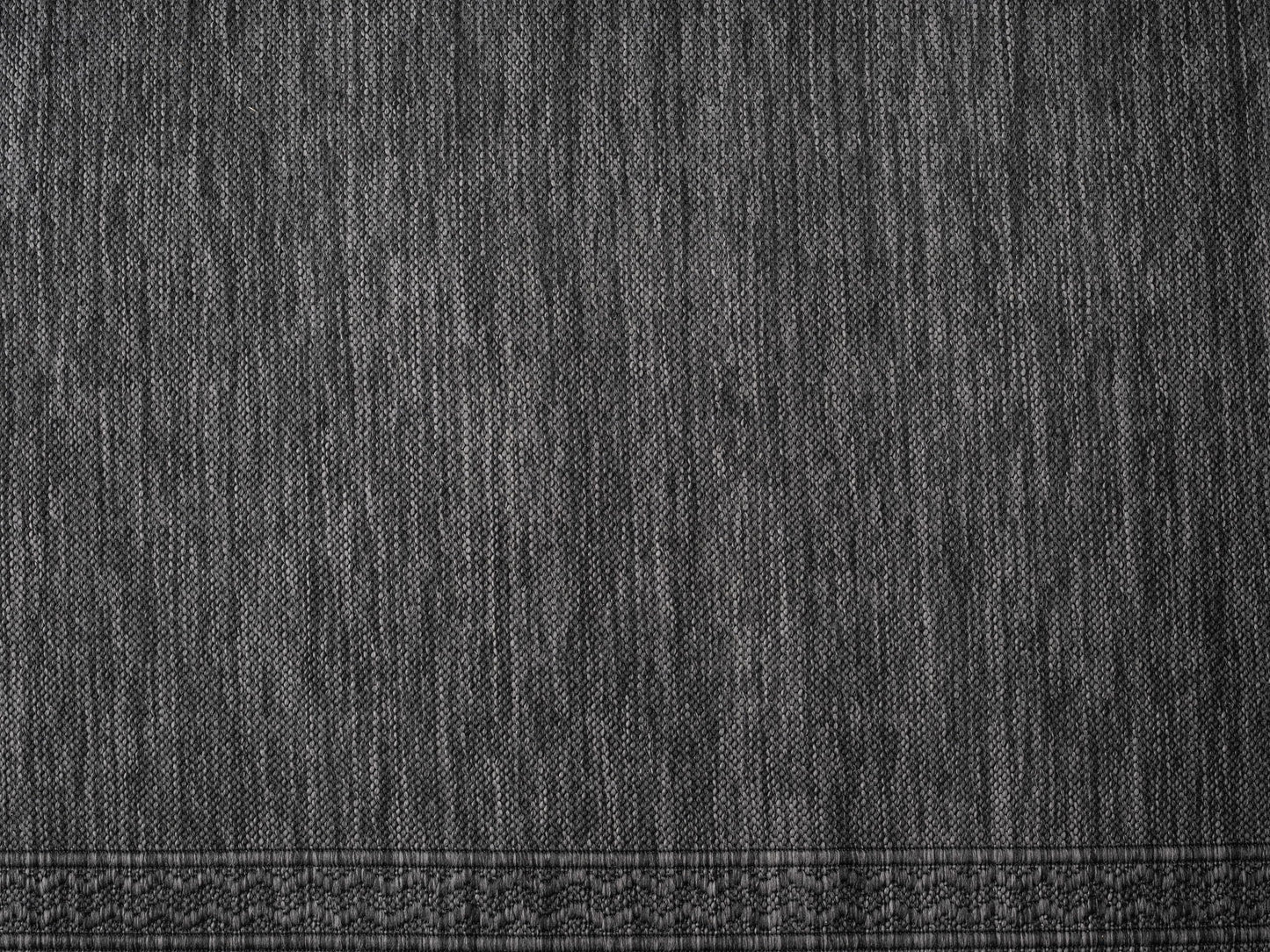 RUGGERRUGS Diana Textured Foldable Indoor Outdoor Rug, 5x7, Weather Resistant, Easy Clean, UV Resistant, Modern Bordered Patio Carpet for Porch, Deck, Backyard, Living Room (5' x 7', Charcoal)