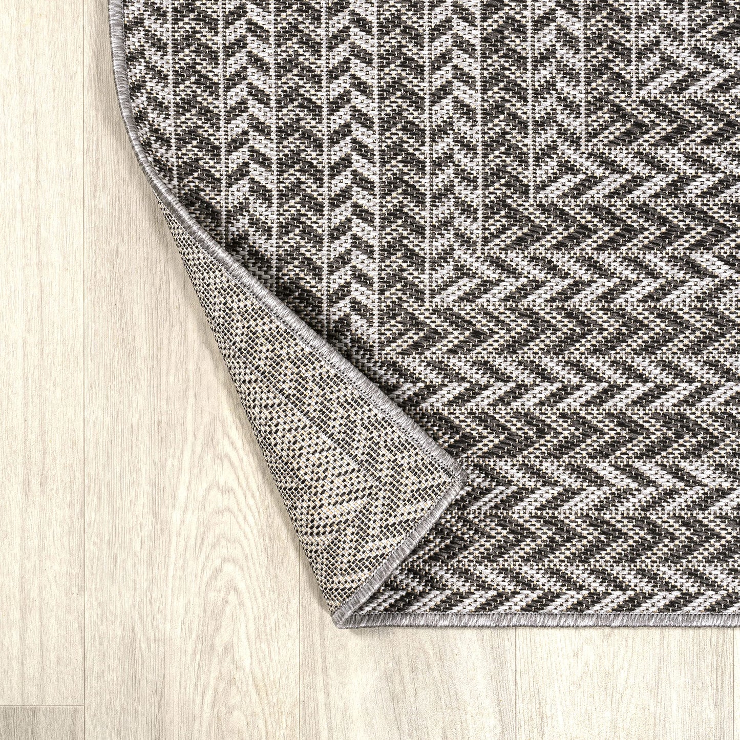 JONATHAN Y Concentric Squares Indoor Outdoor Area Rug 5X8 Black/Light Gray, Chevron Modern for Backyard, Patio, Porch, Easy-Cleaning, High Traffic, Pet-Friendly, Non-Shedding (SMB206B-5)