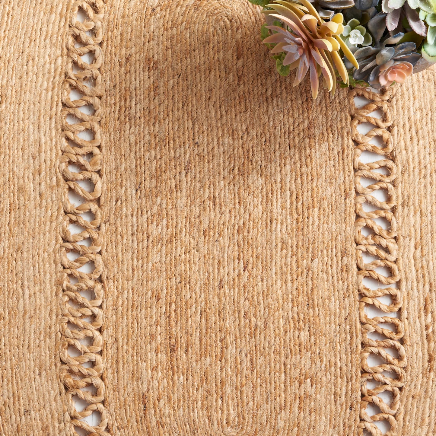 SAFAVIEH Natural Fiber Collection Area Rug - 5' Round, Natural, Handmade Boho Country Charm Jute, Ideal for High Traffic Areas in Living Room, Bedroom (NFB254A)