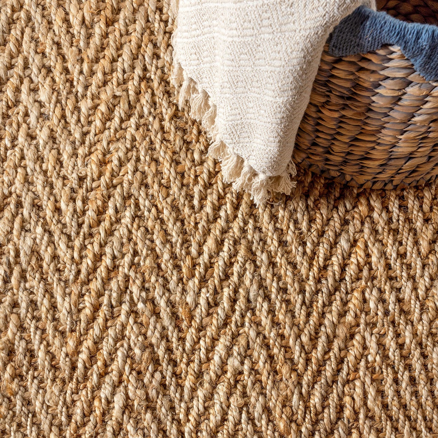 JONATHAN Y Espina Hand Woven Herringbone Chunky Jute Natural 6x6 Square Indoor Area Rug, Bohemian, Cottage, Easy-Cleaning for Living Room, Bedroom, Kitchen, Pet Friendly, Non-Shedding (NFR101A-6SQ)