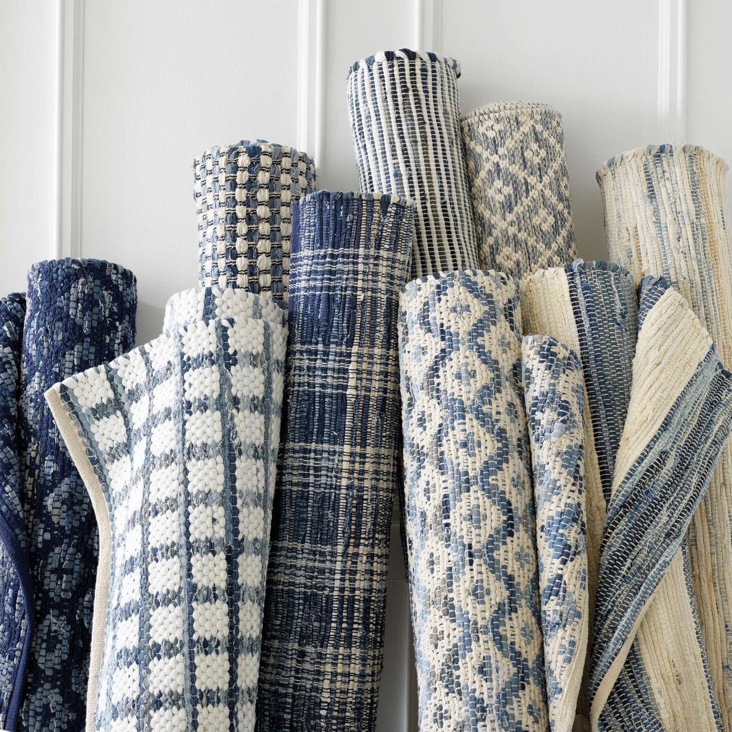 Dash and Albert Denim Rag Ribbed Indoor/Outdoor Area Rug - 2' x 3' Blue/White - Striped Handwoven Accent Rug - Durable, Lightweight, Low to Medium Traffic Areas - Bedrooms, Hallway, Home Offices