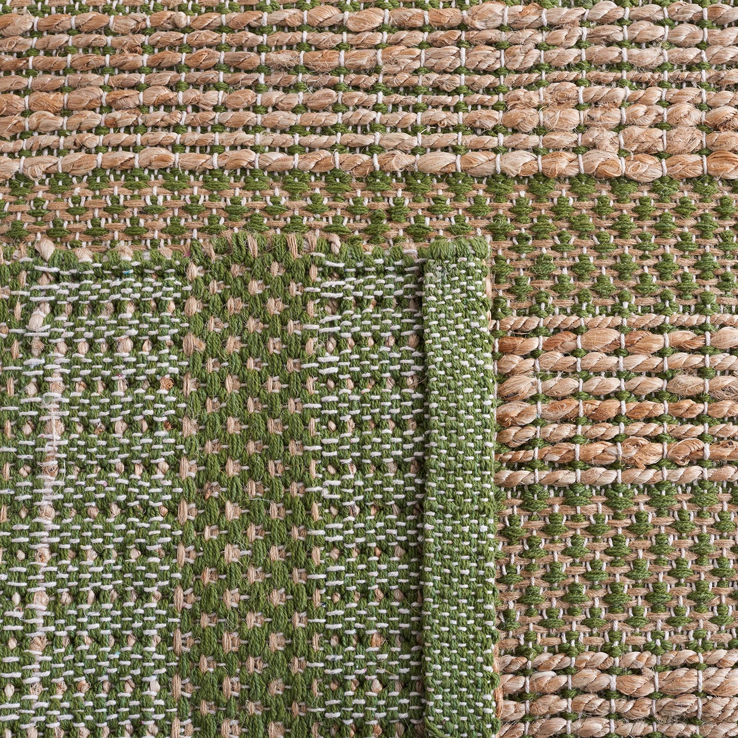 SAFAVIEH Natural Fiber Collection Accent Rug - 4' x 6', Green & Natural, Handmade Boho Farmhouse Rustic Jute & Cotton Jute, Ideal for High Traffic Areas in Entryway, Living Room, Bedroom (NFB654Y)