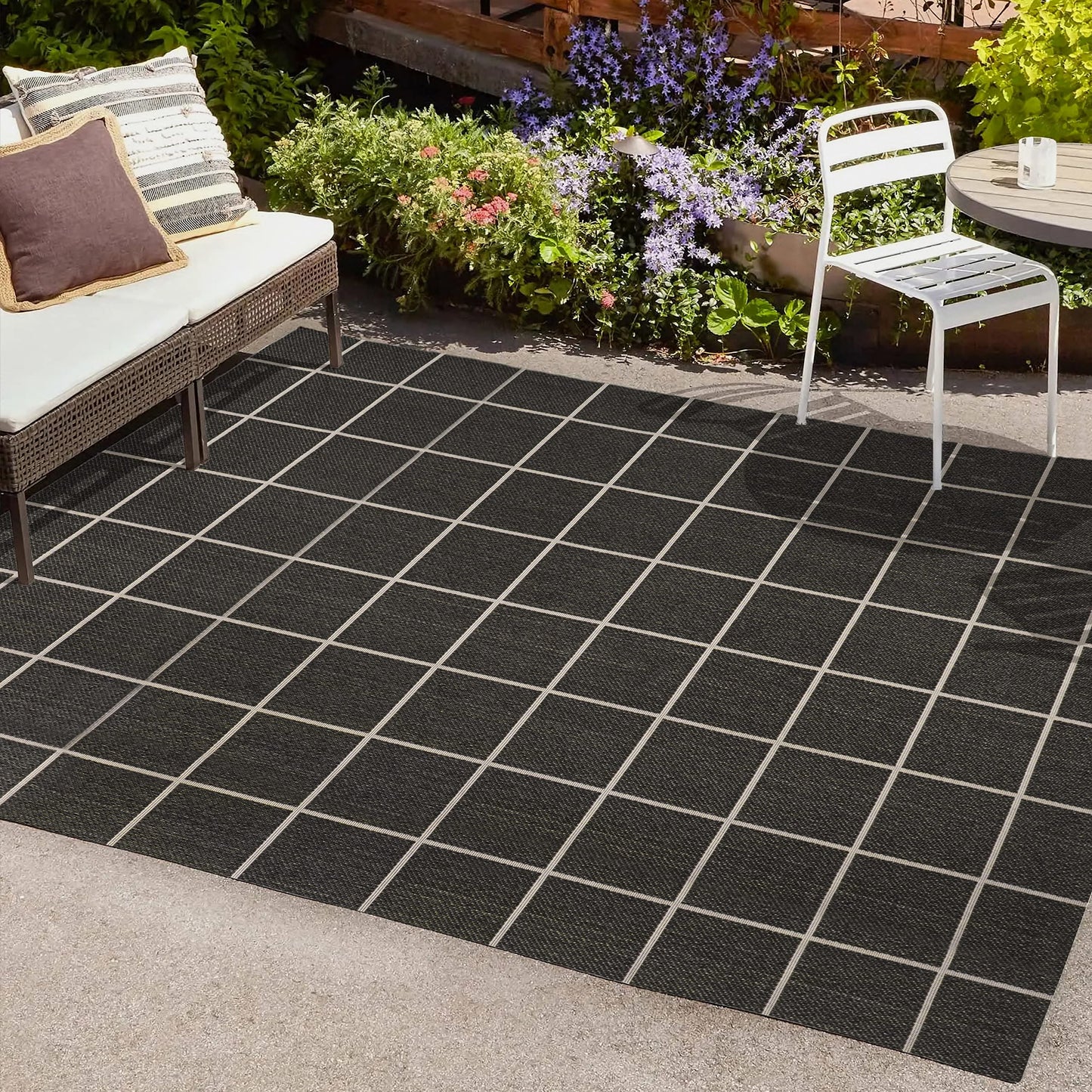 JONATHAN Y Grid Squares Indoor Outdoor Area Rug 5X8 Black/Cream, Modern for Backyard, Patio, Porch, Easy-Cleaning, High Traffic, Pet-Friendly, Non-Shedding (SMB200B-5)