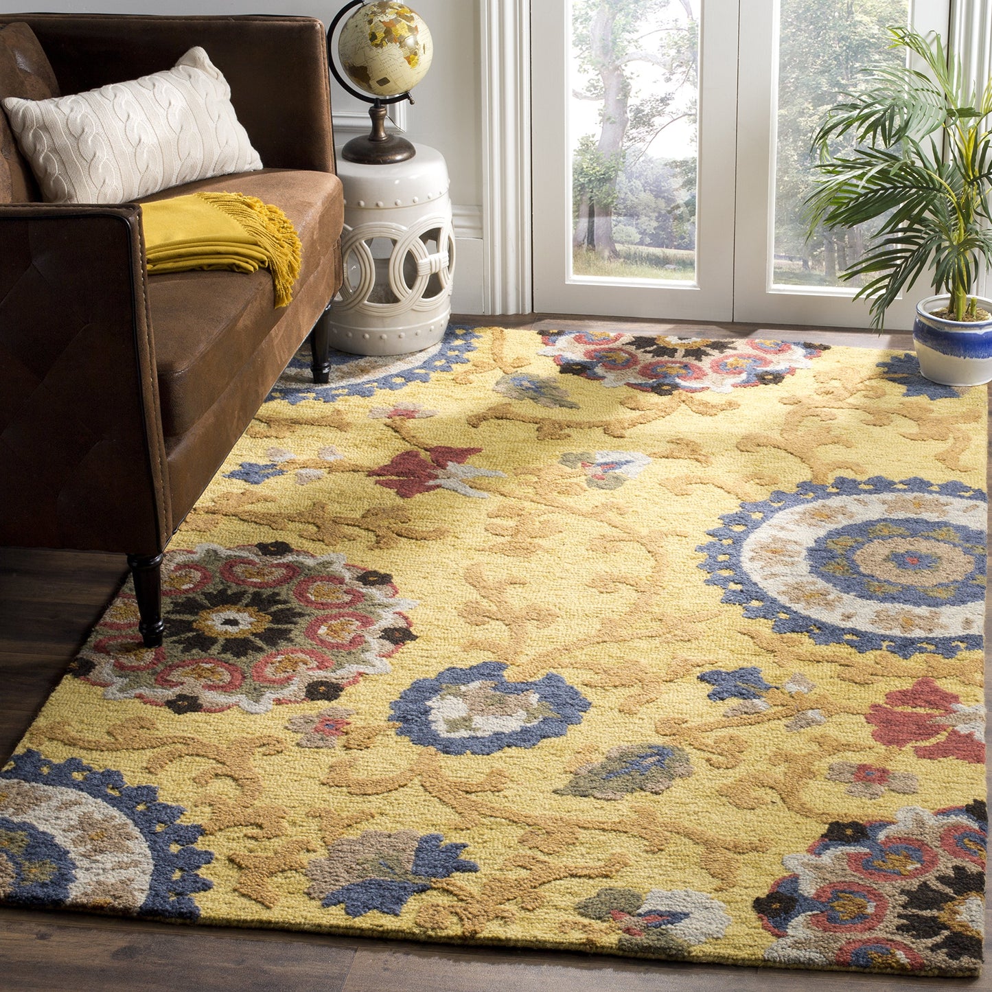 SAFAVIEH Blossom Collection Area Rug - 6' x 9', Gold & Multi, Handmade Wool, Ideal for High Traffic Areas in Living Room, Bedroom (BLM401B)