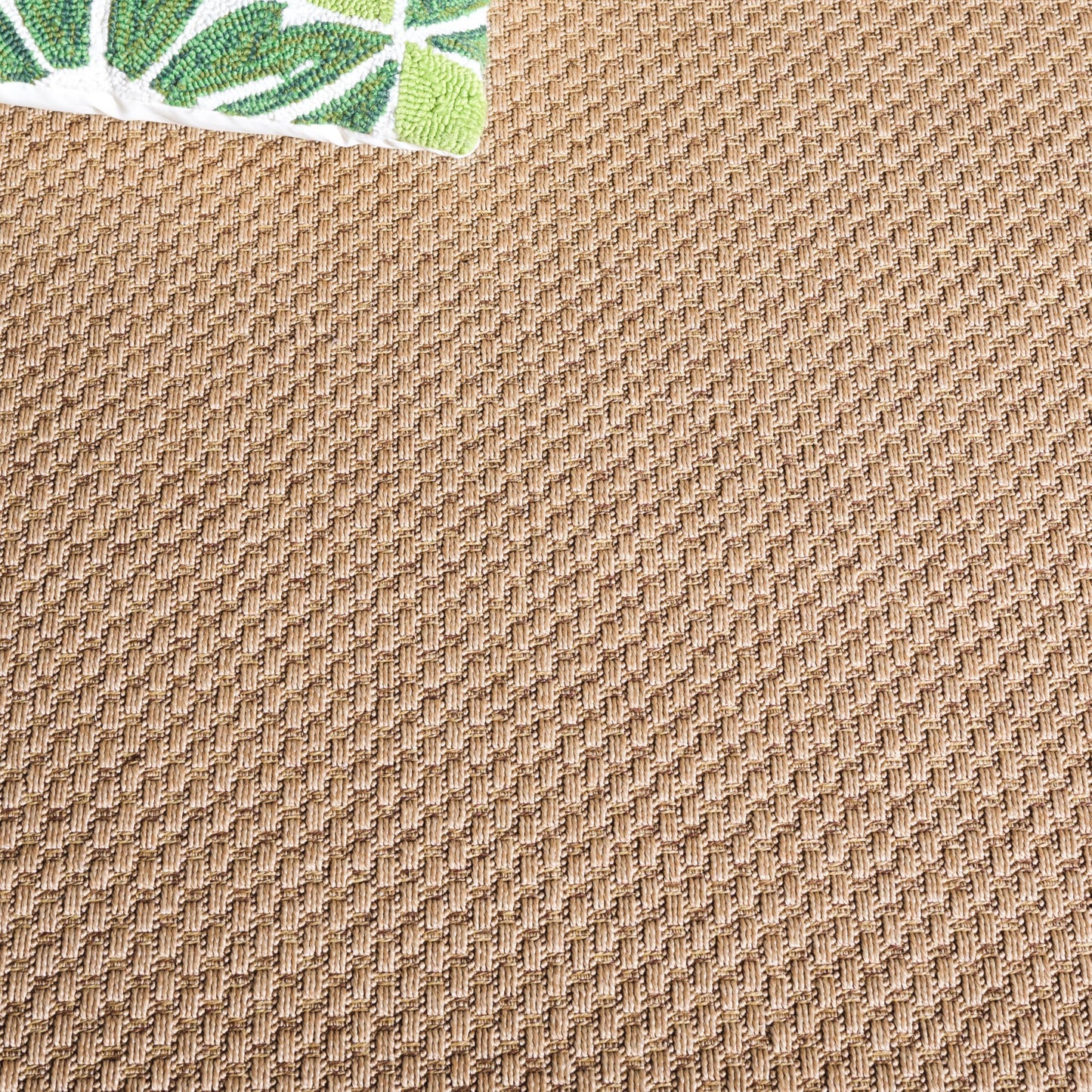 SAFAVIEH Washable Rug Outdoor Atrium Sisal Collection - 5'3" x 7'6", Beige, Non-Shedding & Easy to Clean, Ideal for Patio, Backyard, Mudroom (ATM100B)