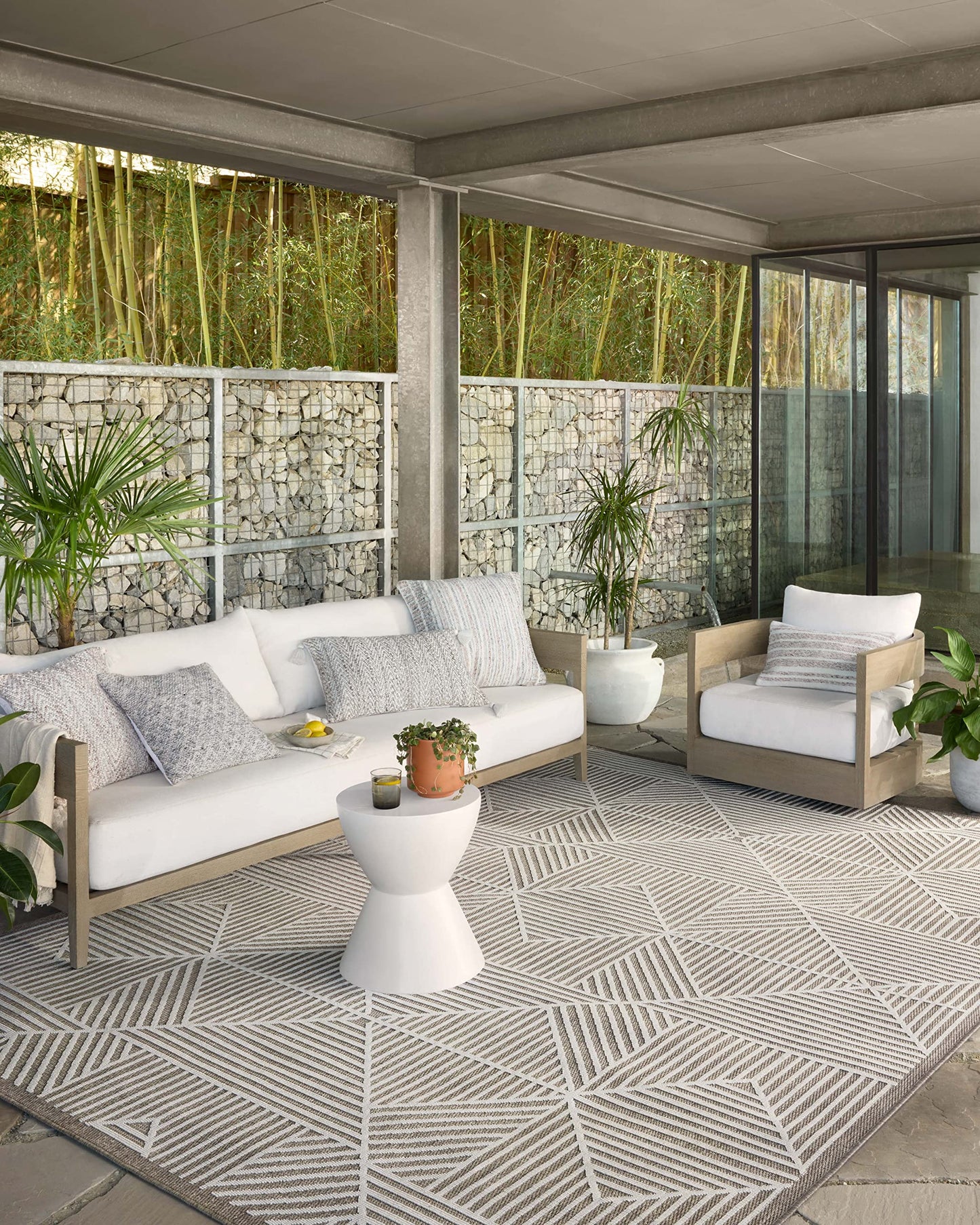 Loloi II Rainier Collection RAI-03 Beige/Ivory, Indoor/Outdoor 7'-10" x 10'-10" Area Rug