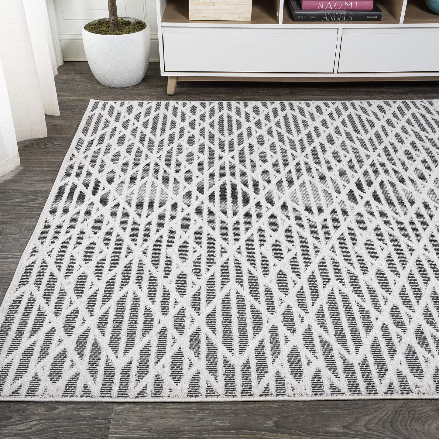 JONATHAN Y Moroccan Diamond Indoor Outdoor Area Rug 3X5 Black/Ivory, Ararat High-Low Pile Modern for Backyard, Patio, Porch, Easy-Cleaning, High Traffic, Pet-Friendly, Non-Shedding (SBH105B-3)