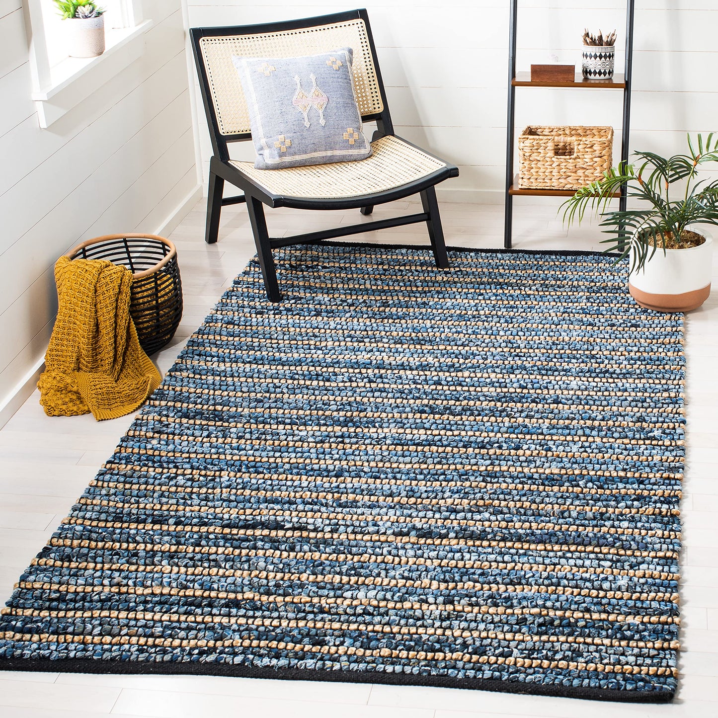 SAFAVIEH Cape Cod Collection Area Rug - 5' x 8', Blue & Natural, Handmade Flat Weave Braided Jute & Cotton, Ideal for High Traffic Areas in Living Room, Bedroom (CAP363A)